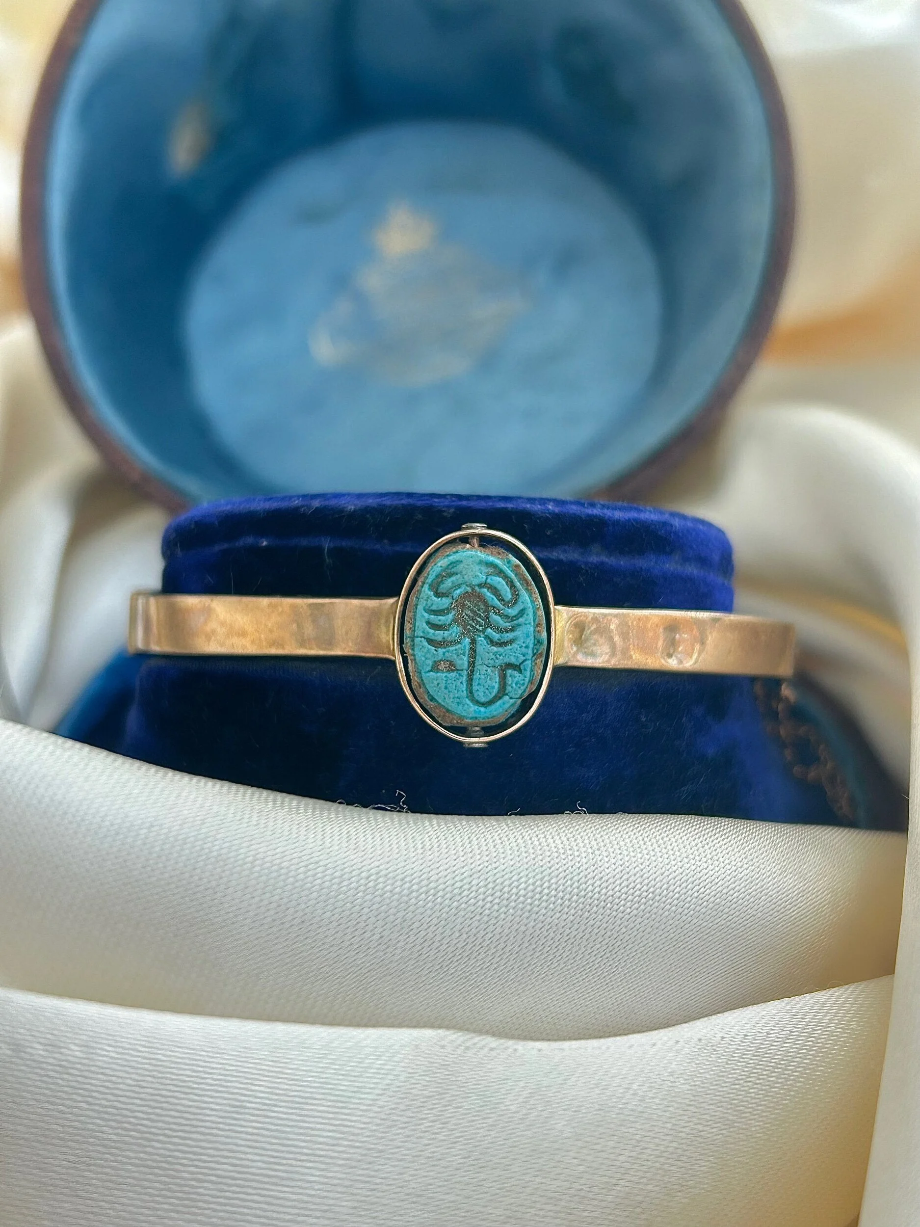 D4B2DB9F-152E-4BC3-A25A-5B017CF2FBD4