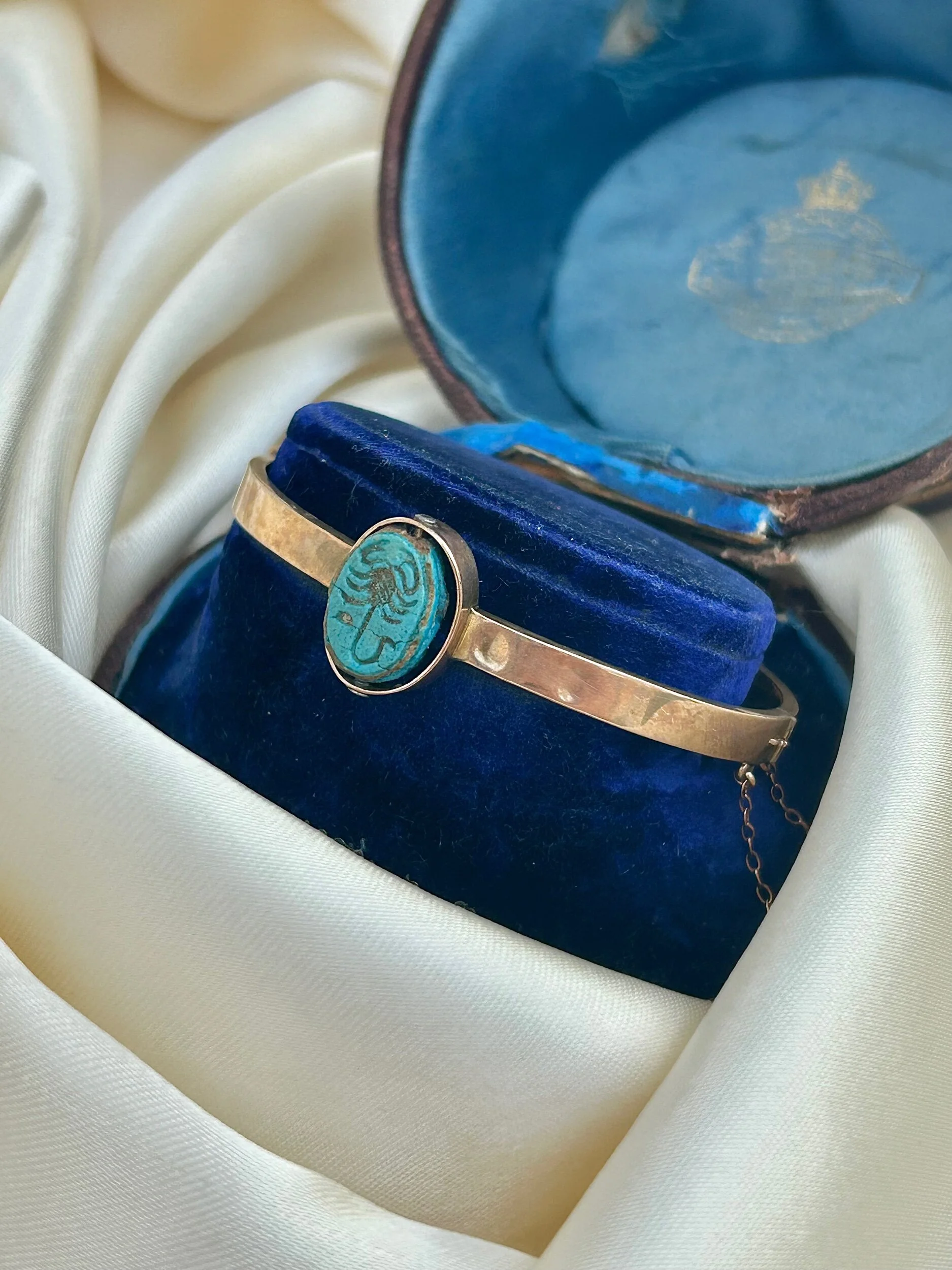 ABD97D98-6B90-472E-AC9D-CAD9F66A762B