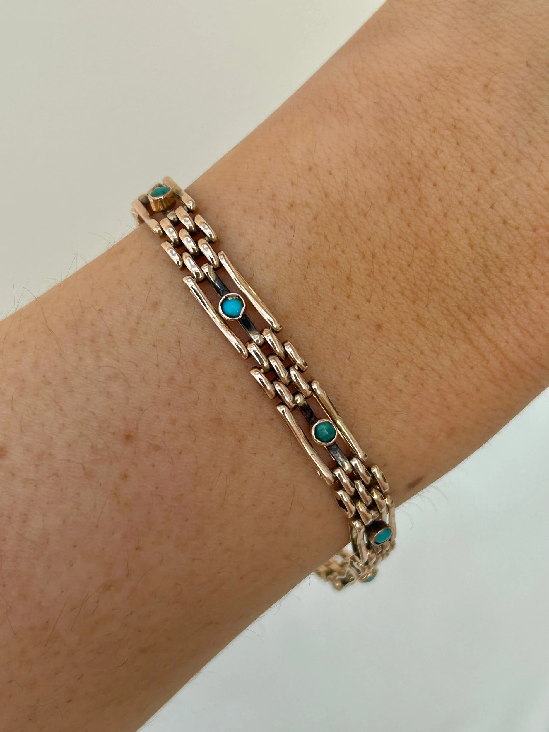 E2B47AD2-C2D1-4225-8967-DC07528FC6DB