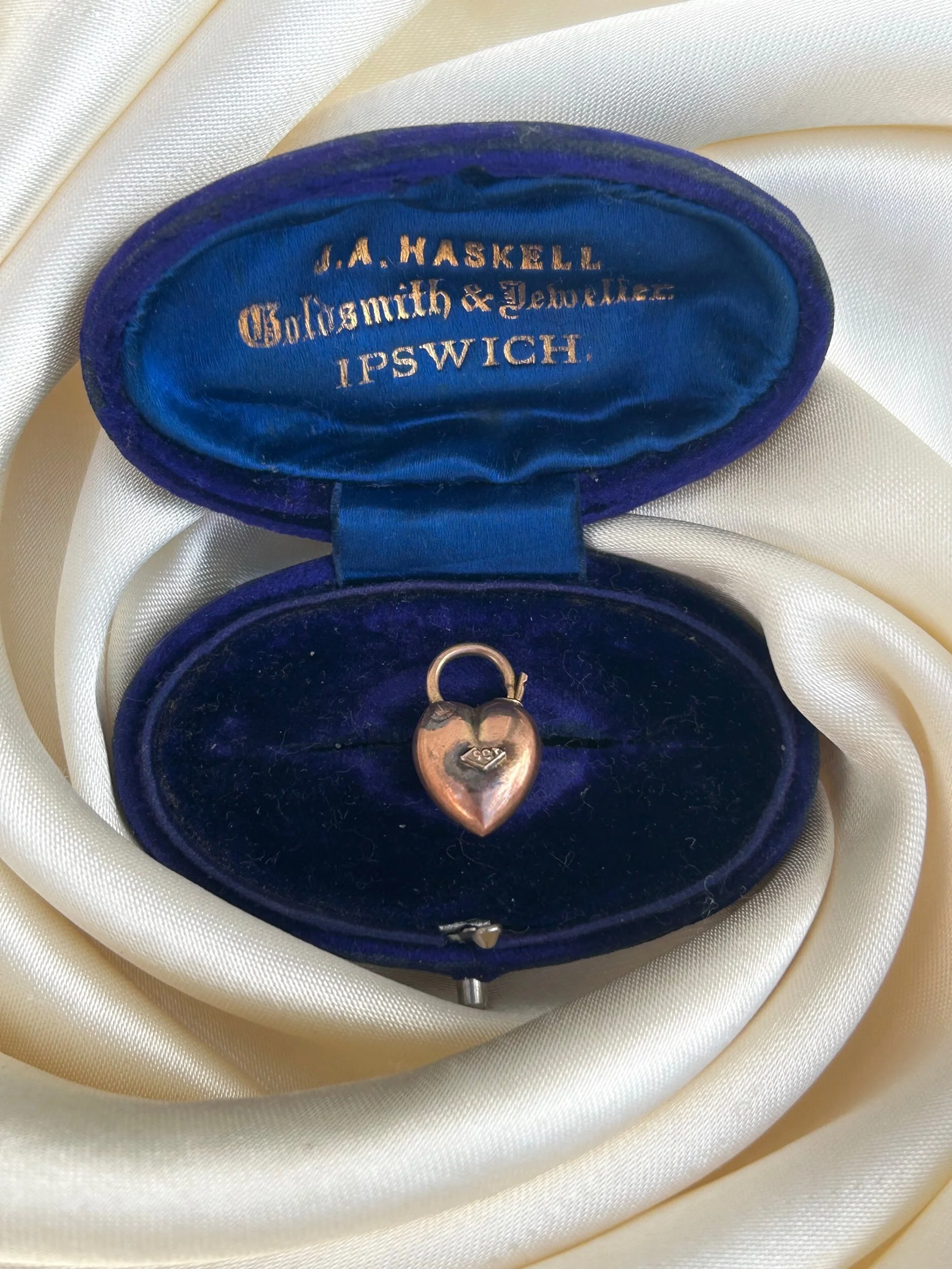 660331EB-5878-437A-B225-4FE03A295D8D