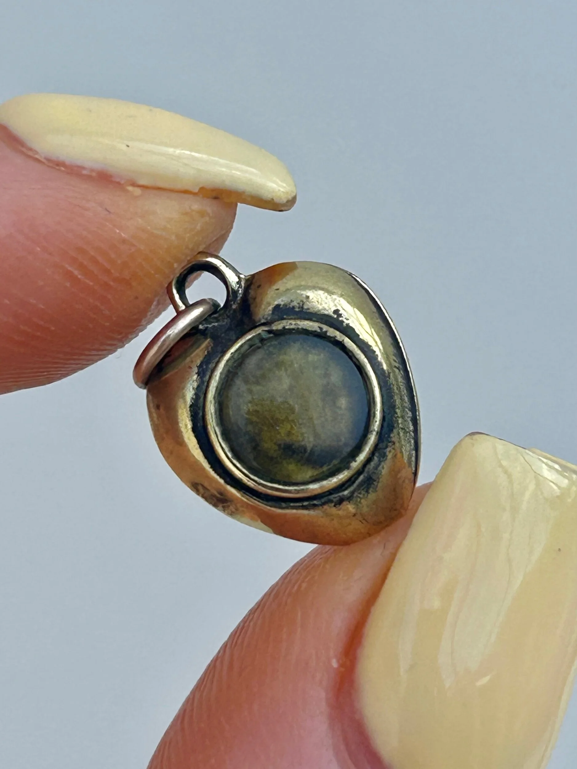 EC2C7BE6-7AB7-437A-9EC3-4469F58E9CA7