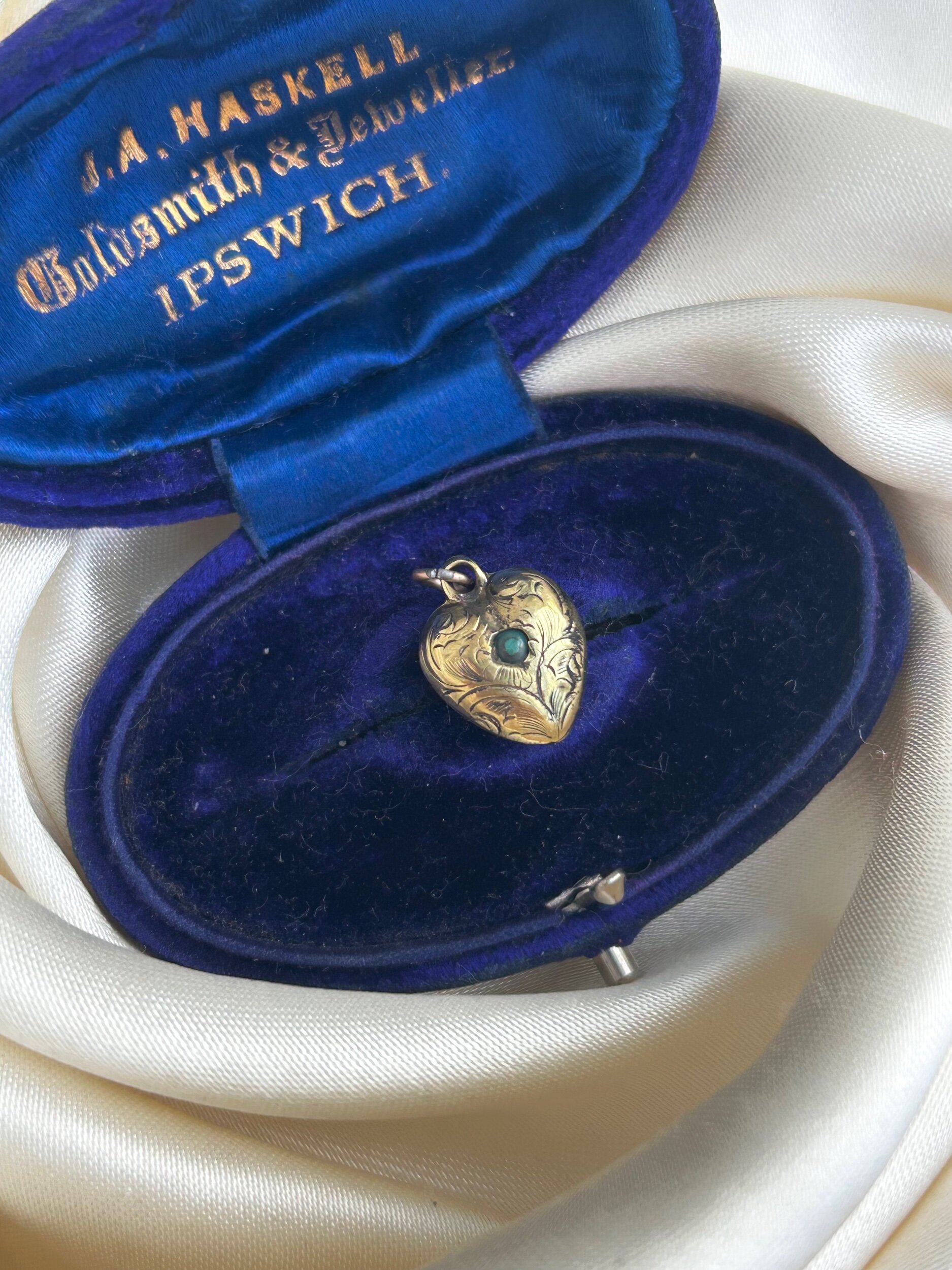 44F0DE38-76E4-4D6A-99CB-389D4180B7F1