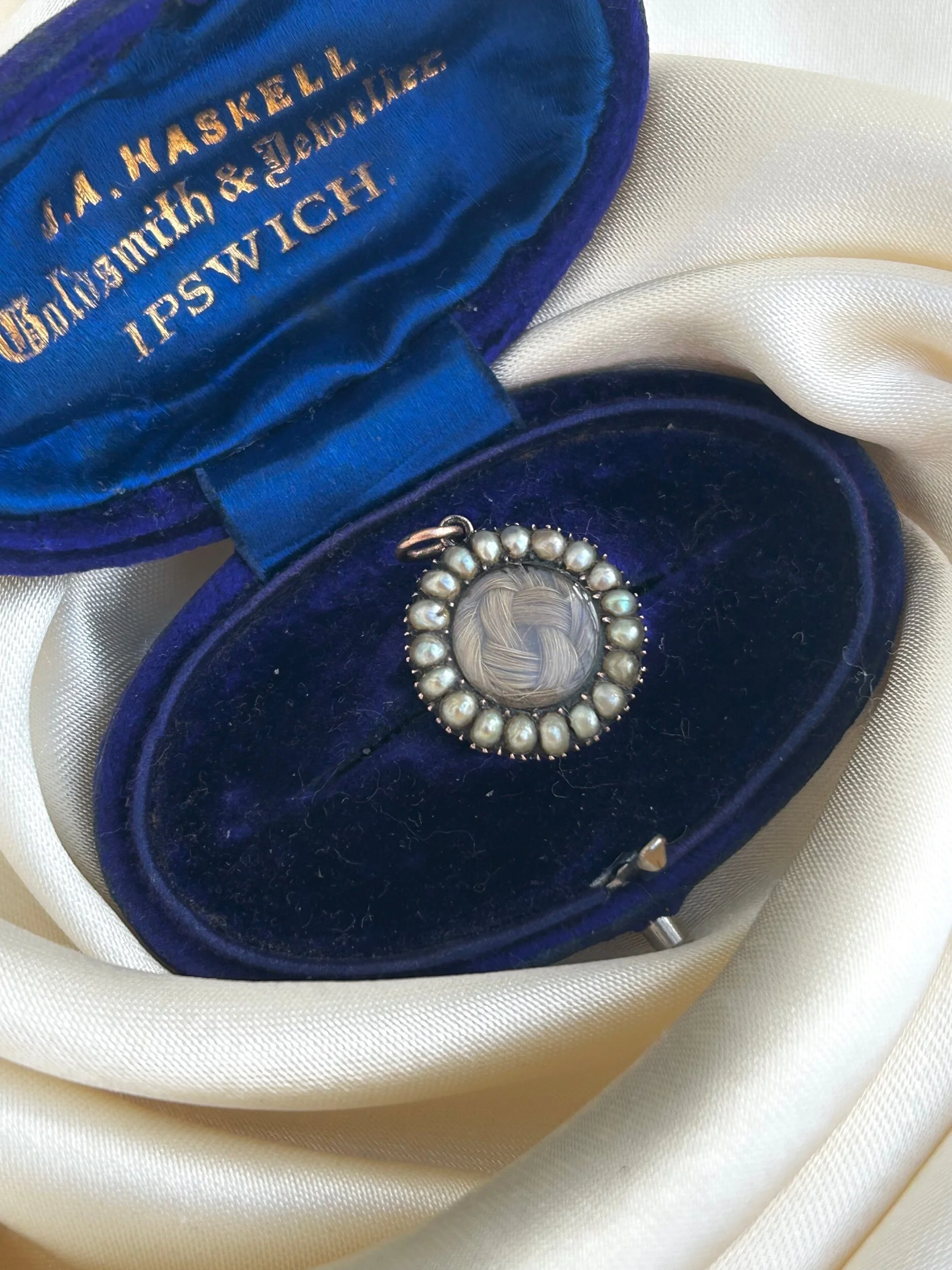 EDA72F1E-DA6E-4A9F-AA87-FCC15ECDBA73