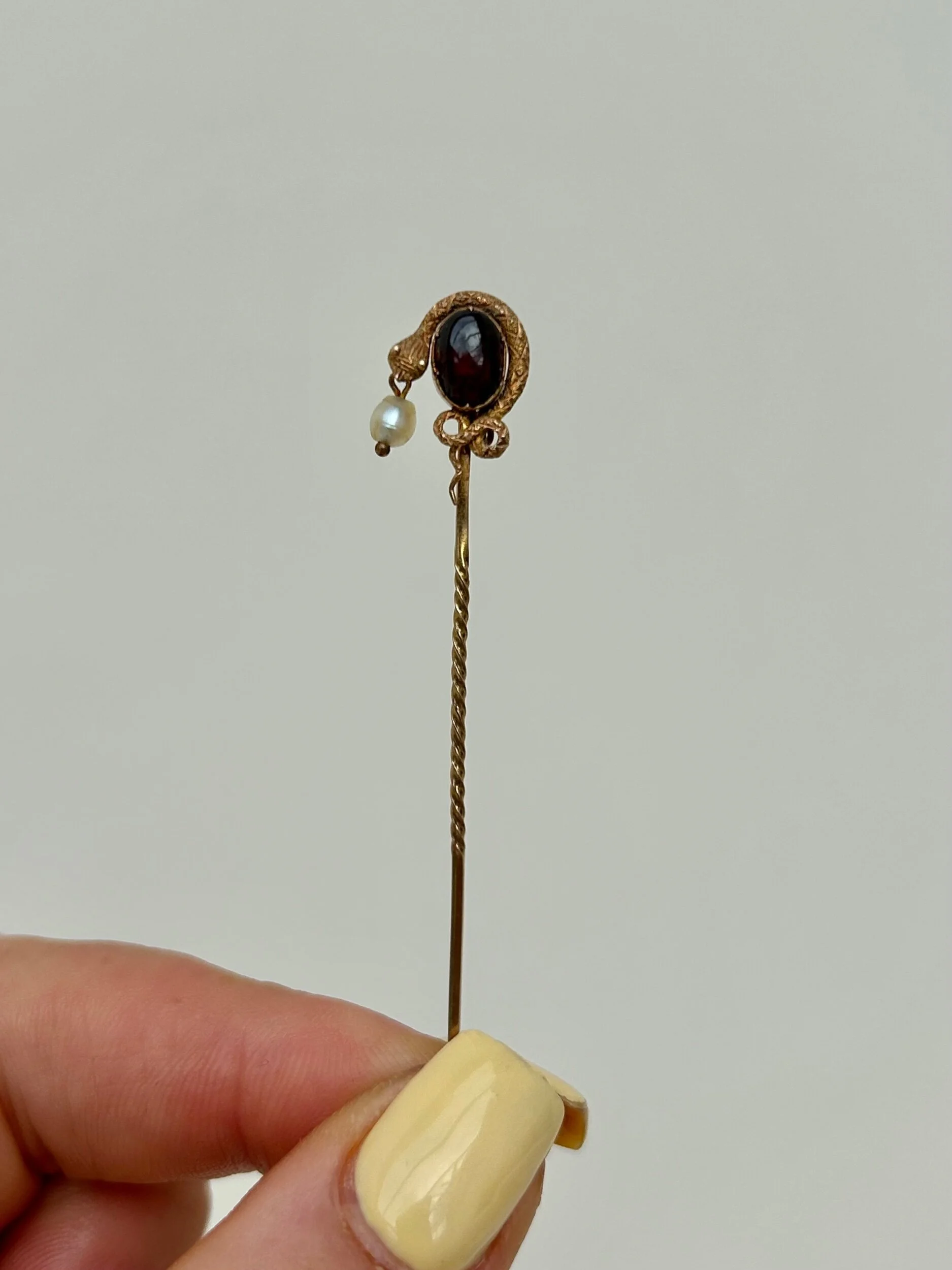 E7670549-4D50-48E3-BEEA-DED768AB548D