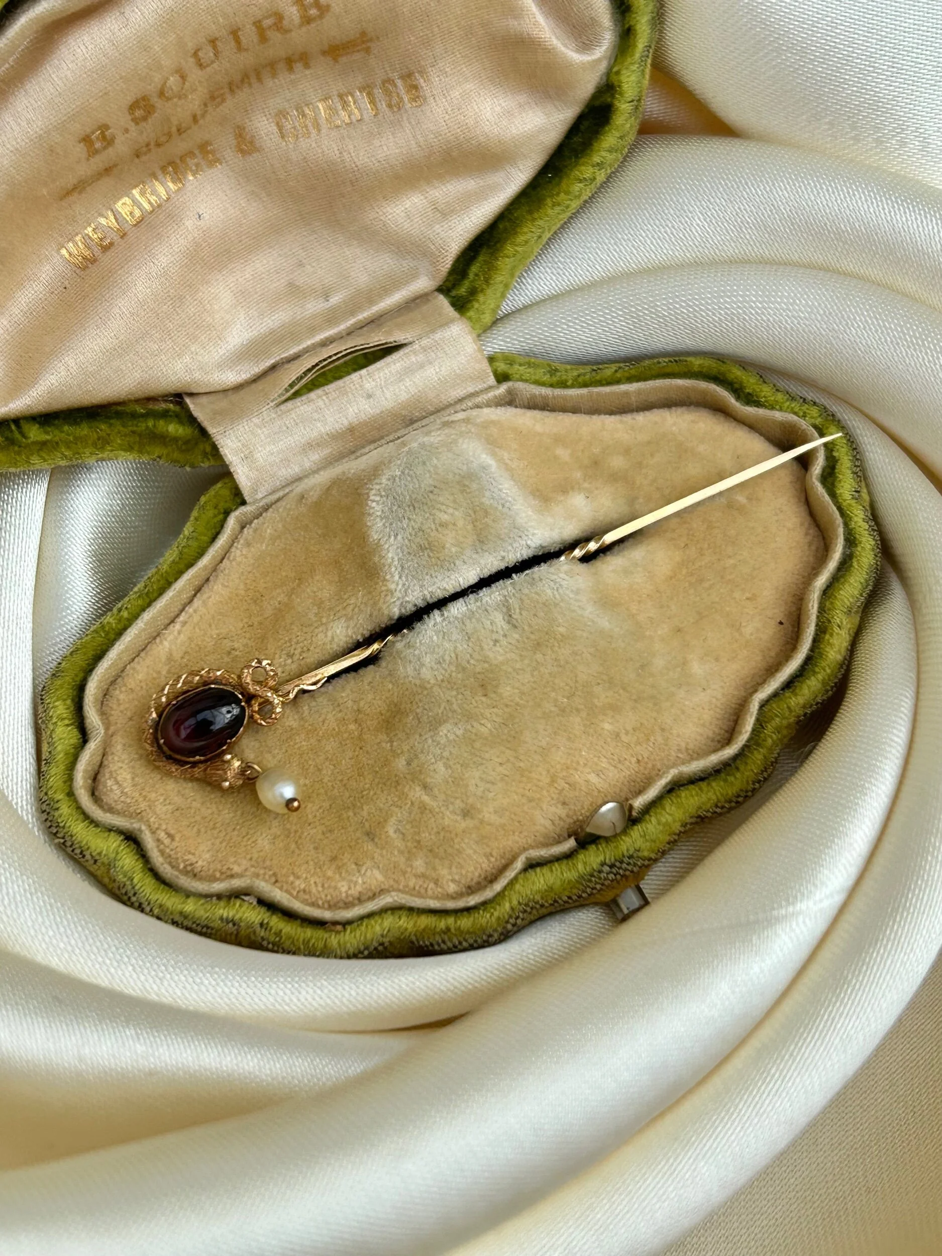 2A7BB729-2C77-494F-A8EA-BED1D82C3215