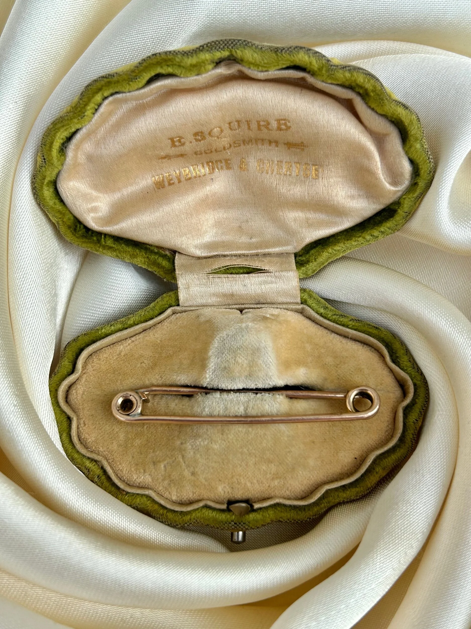 D0D9D974-279D-41C4-BF32-529B3DFE6BCC