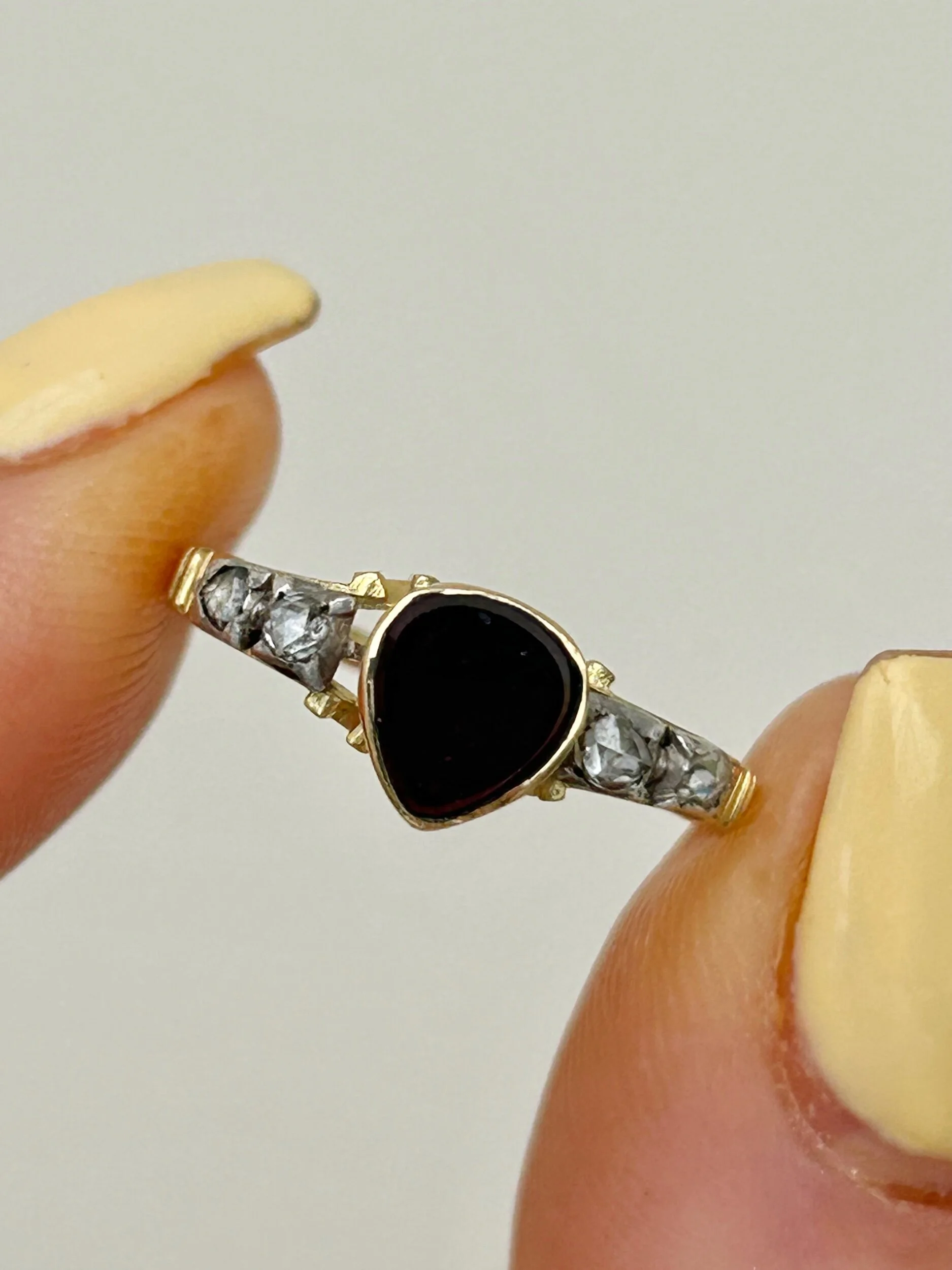 EB2D2DD4-F2AF-4D1B-9876-5A3F70C2F73D