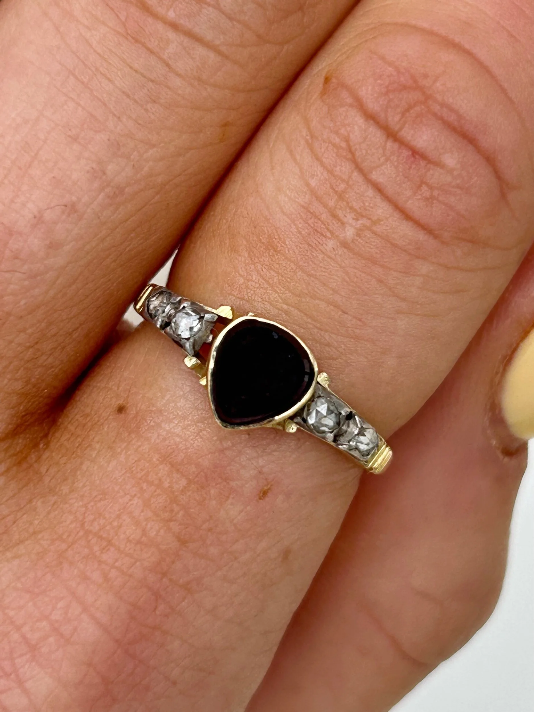 84A31BCC-8E90-4371-9A95-B327A2167586