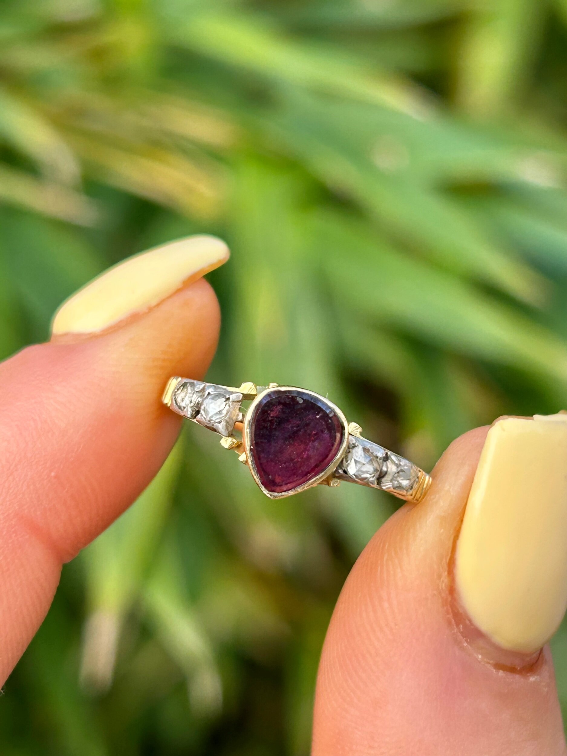 FB06A6F8-4567-418D-8221-86D309E43A73