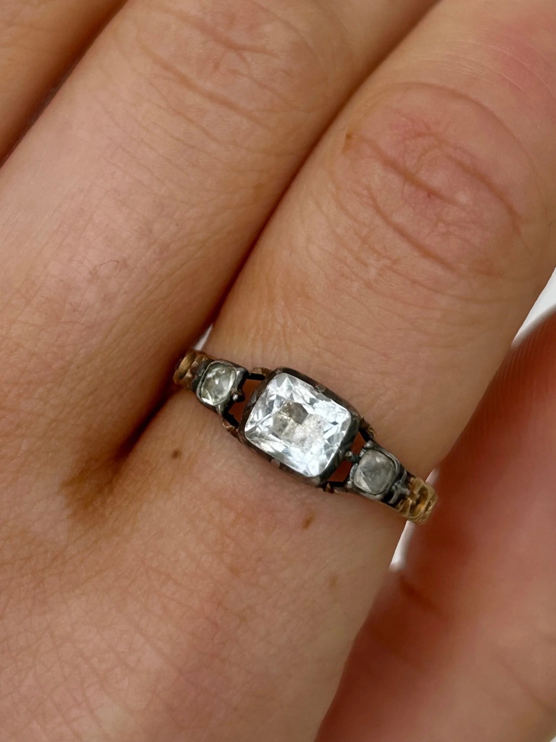 5C02A6E0-378E-41C8-89FD-6DF2B430C79D