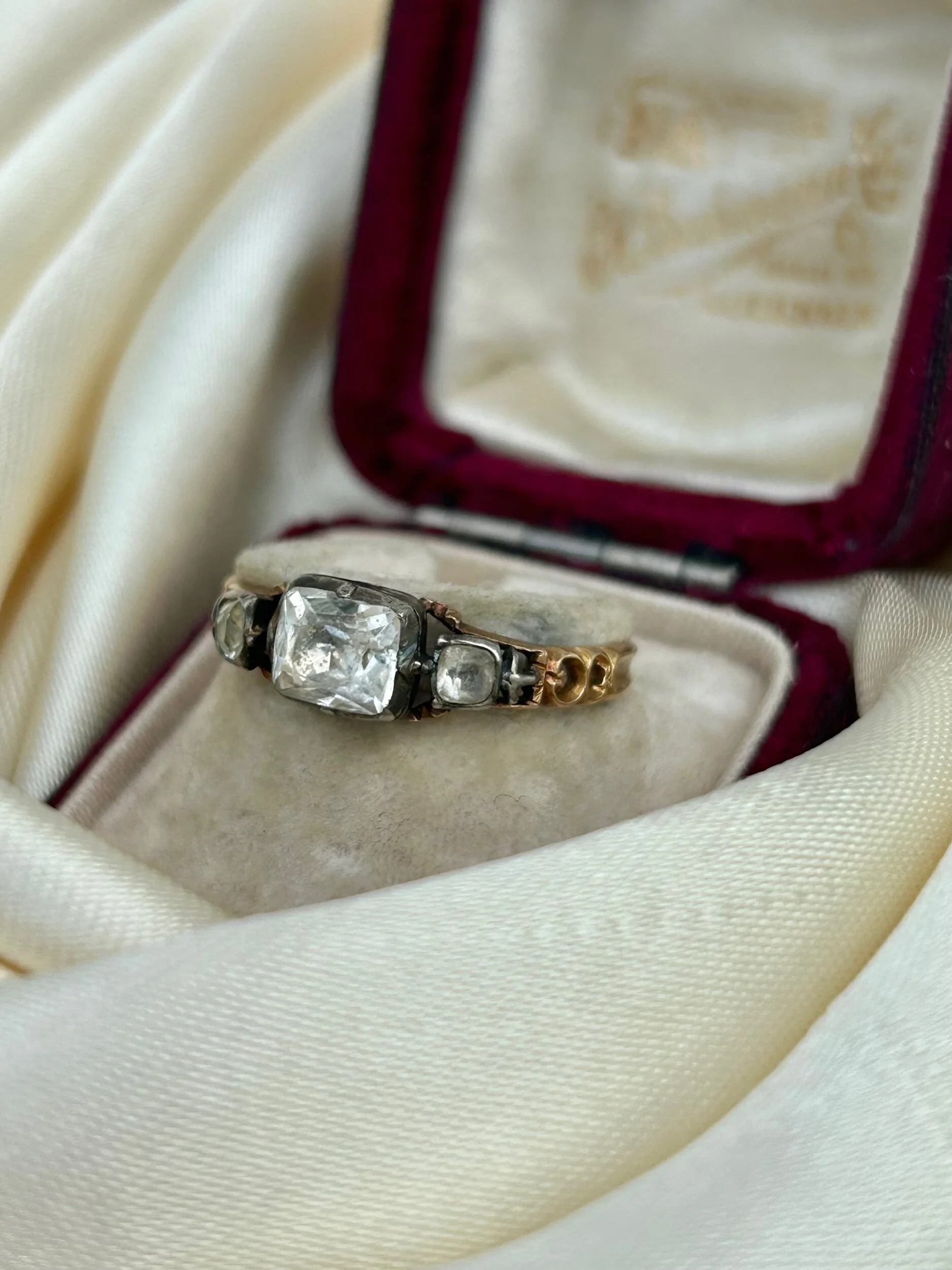 2B6C5DDB-D5A8-4428-93F2-7037356881DF