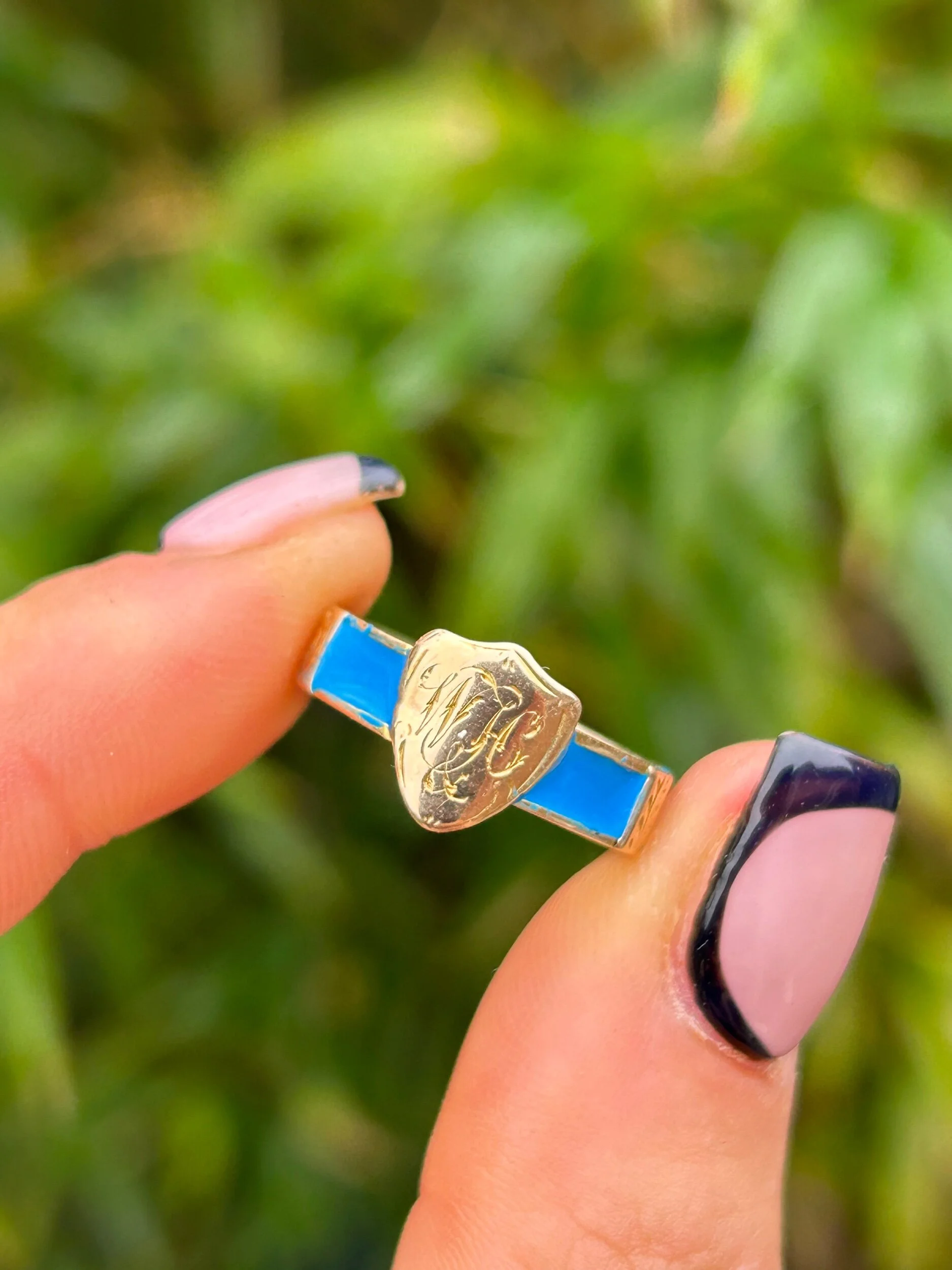 E88EC0A0-CB4F-416B-8727-EE1C0494ED2A