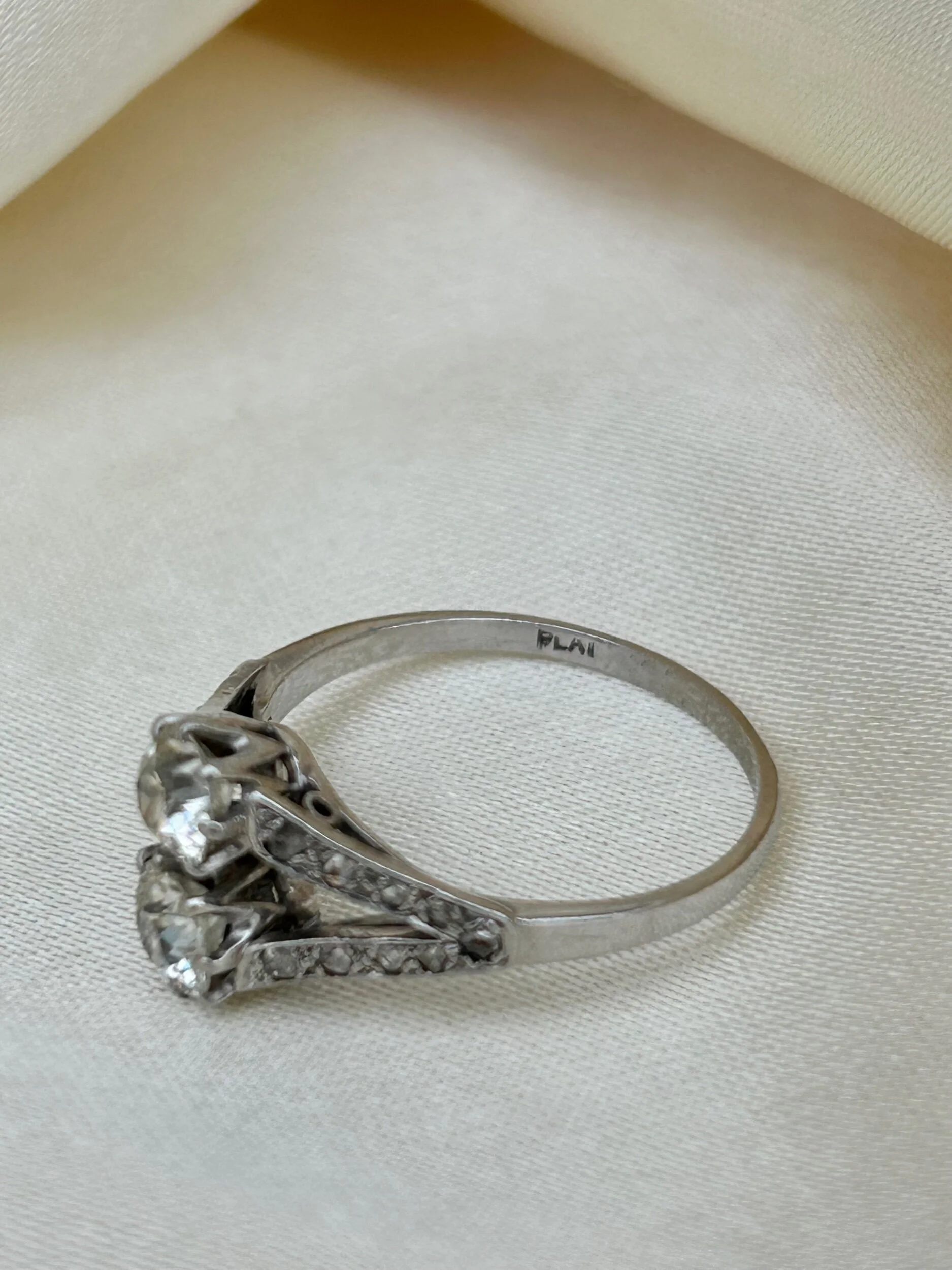 A741D109-1859-44F5-A87B-9785EC025CDD