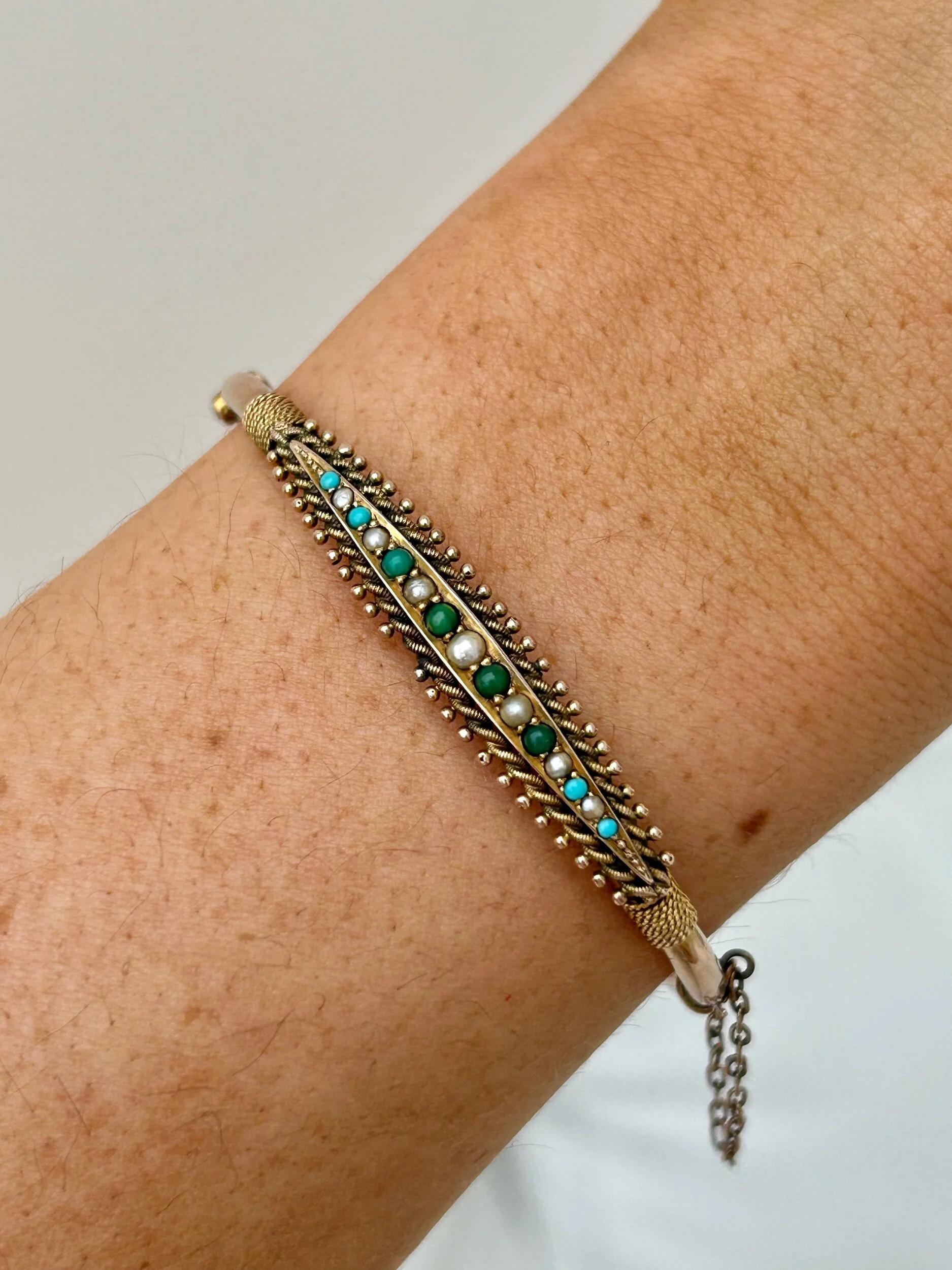 65E549A2-26F0-40A5-9547-DA88776006B7