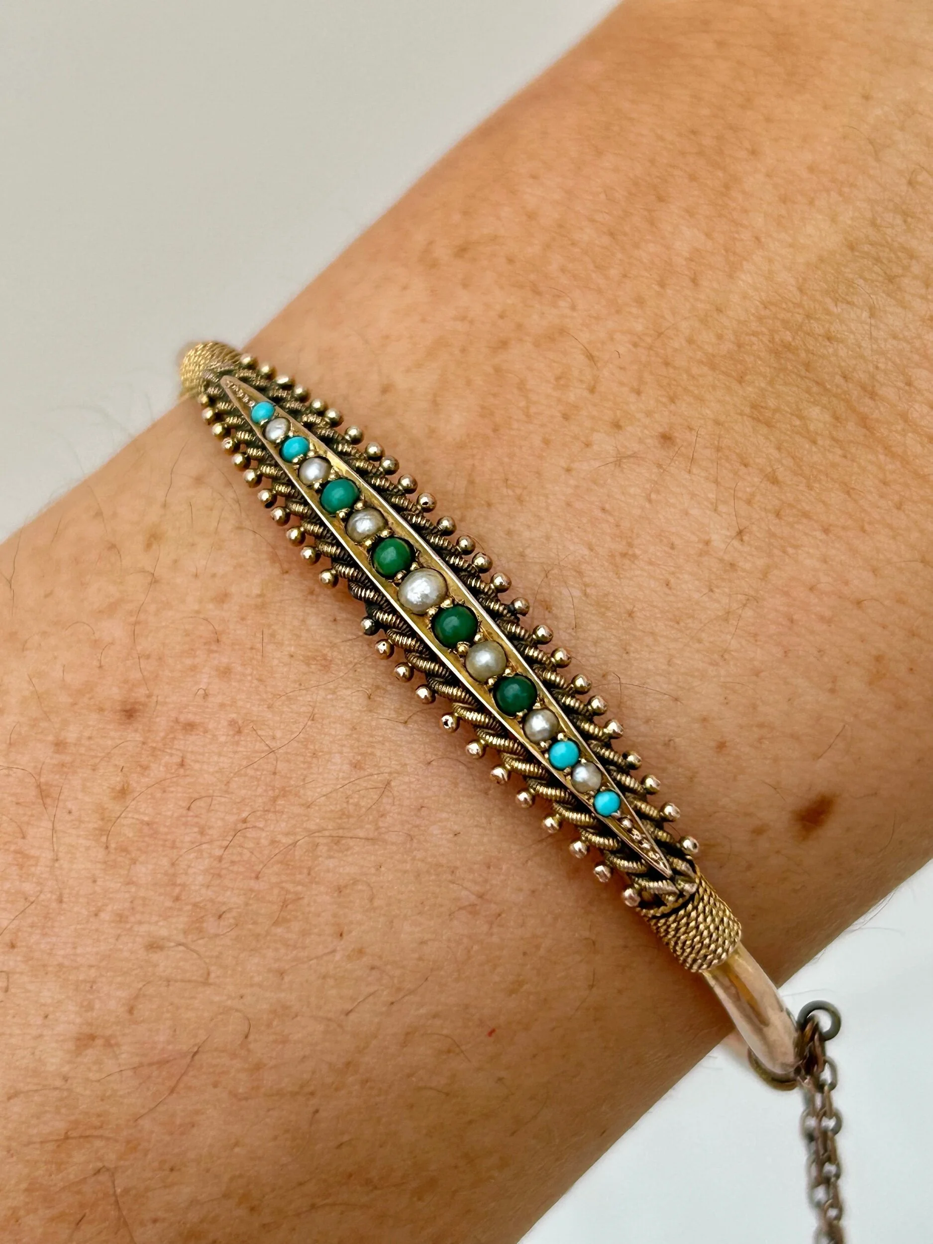 AFE76CDB-FBCA-4F0C-8611-5018C0F65E25