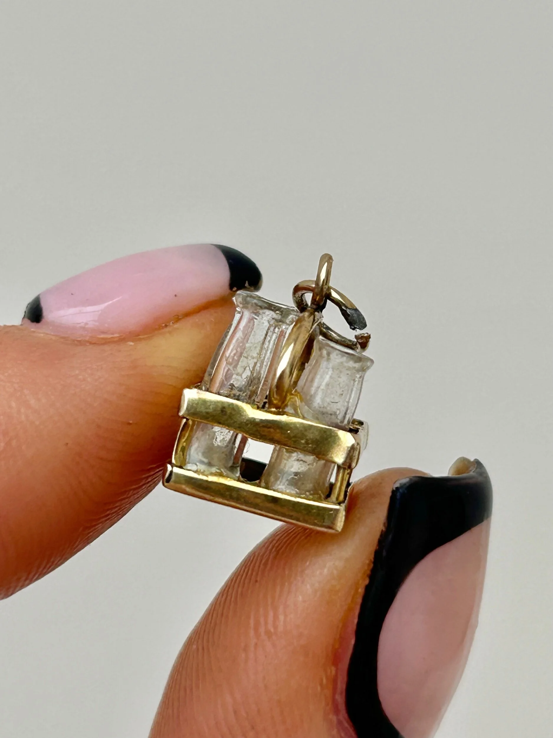 A54D9856-1442-46C8-9571-6C41295641C6