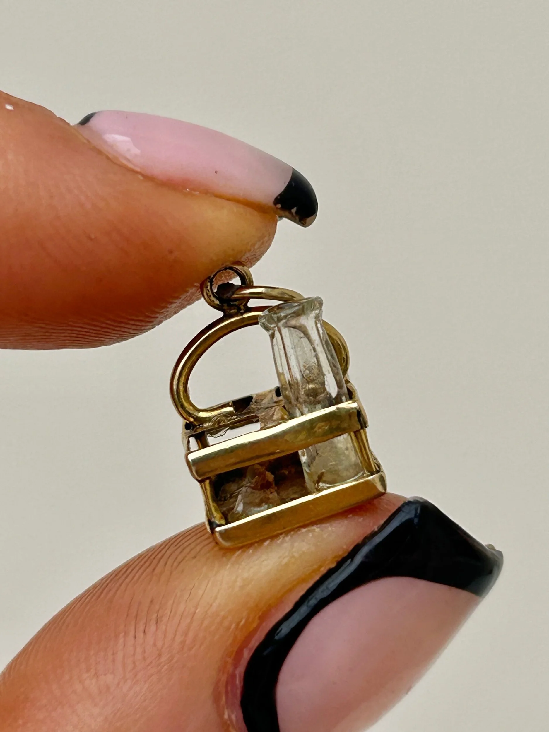 EF8C4F73-A65F-4E66-B53D-EC76697A9E13