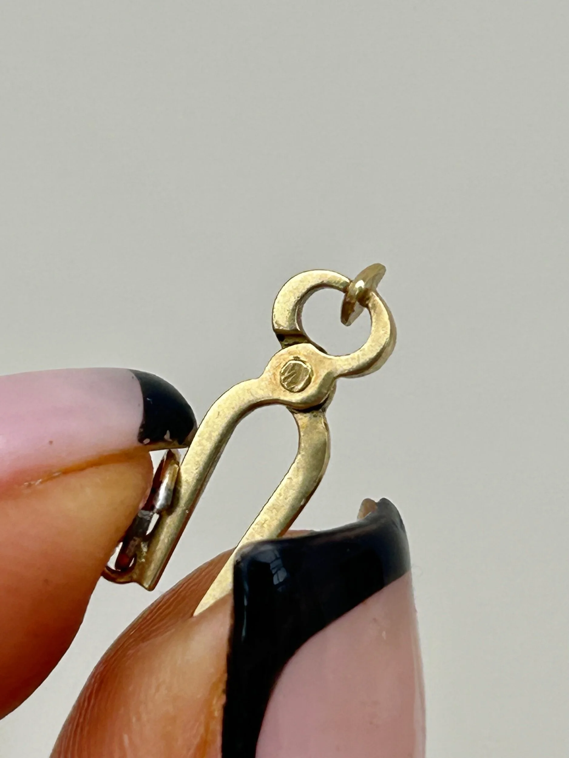 C761D822-5C17-4383-B8BD-02B50510DE5F