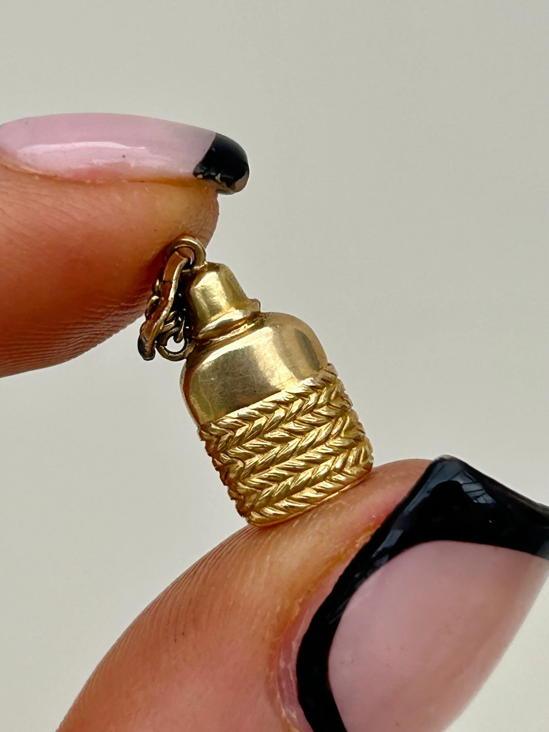 7458B1F7-302F-41B7-94F8-55BA0E00351F