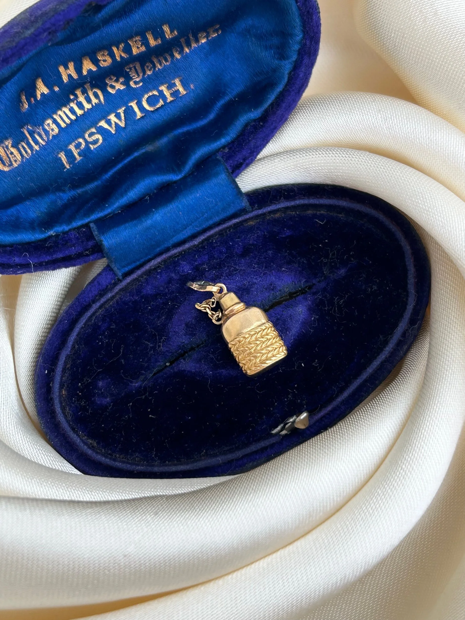 44E3D5A9-CA56-4BD7-A0F1-081C3821F2CE