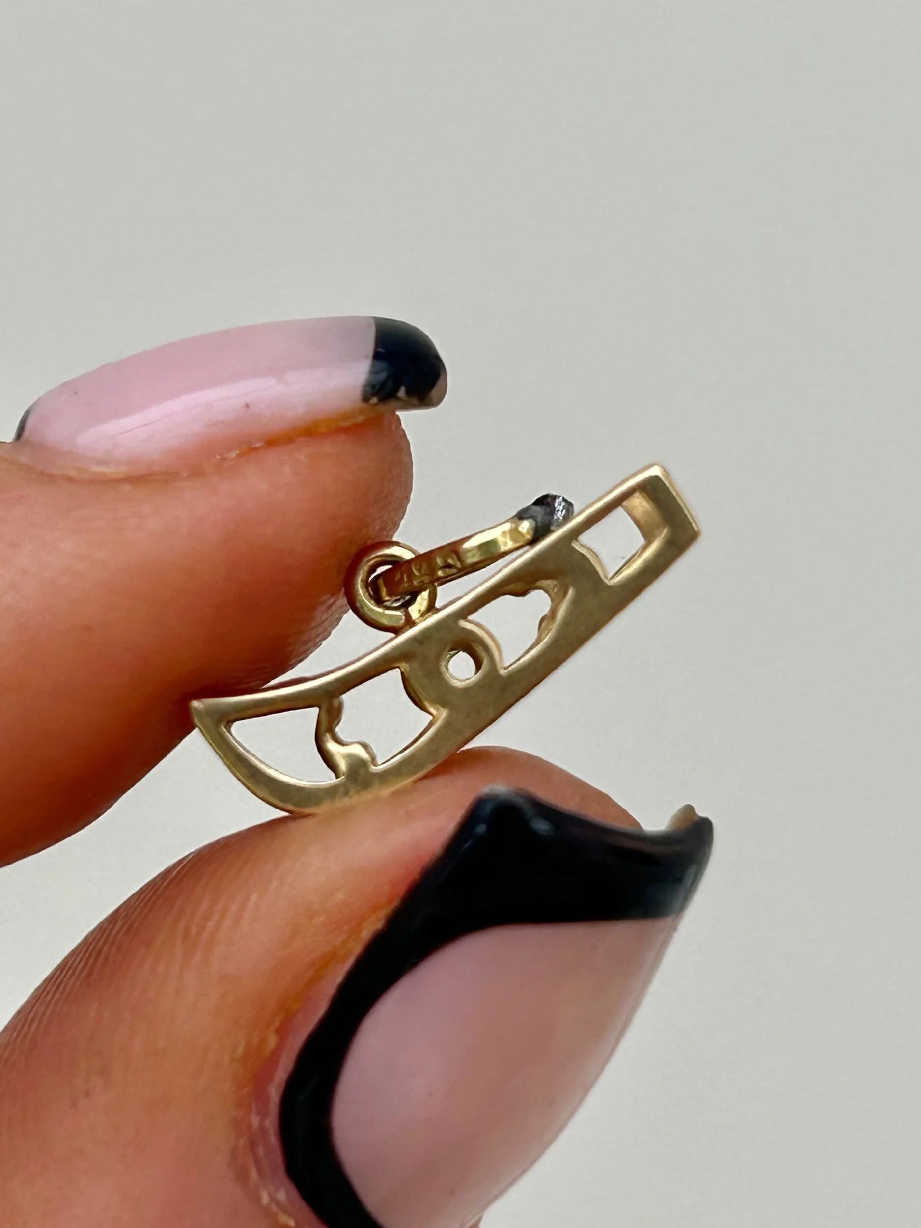 C079E1D3-ABA4-400E-92FB-3967EA145054