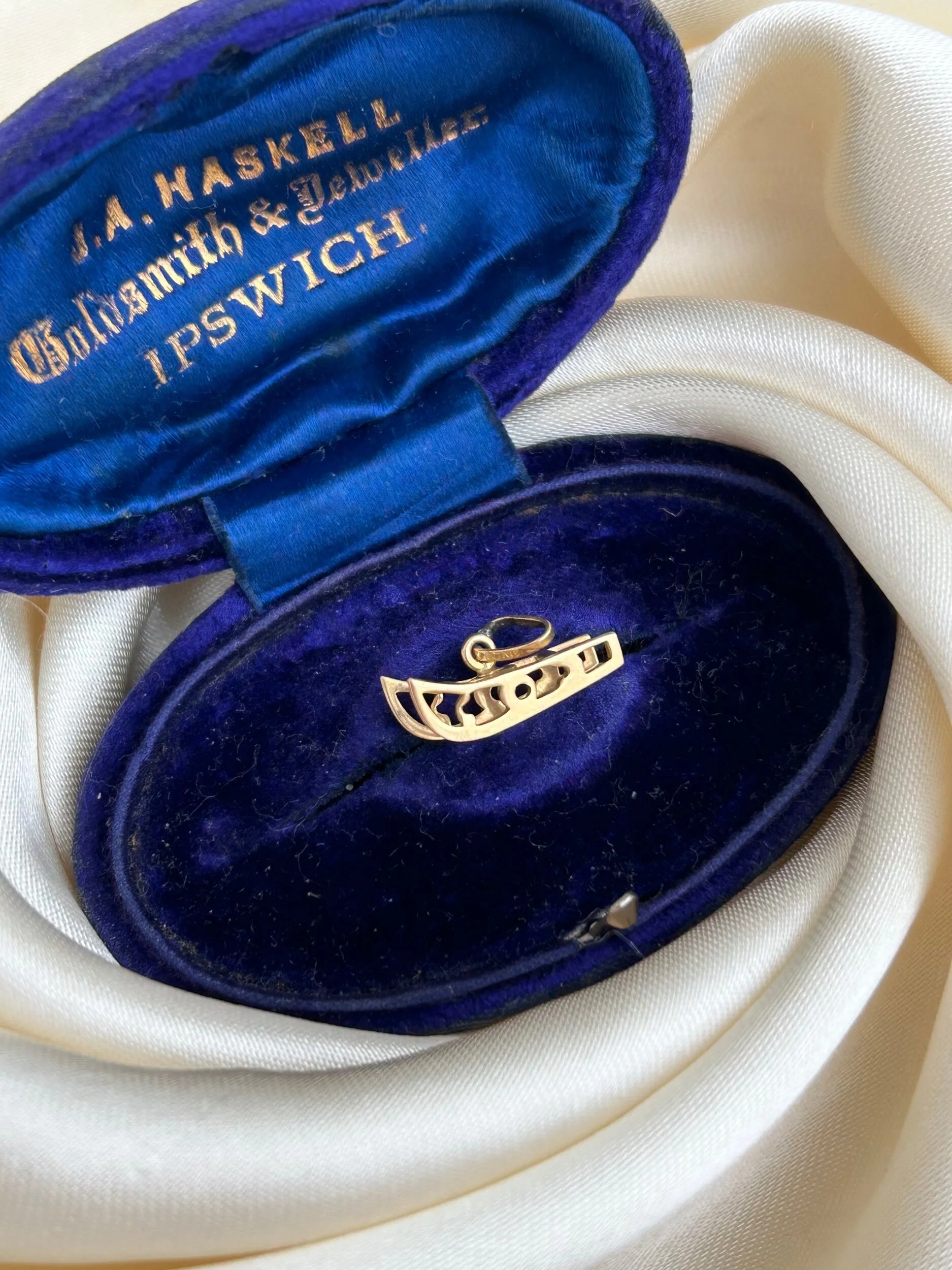 762F7335-0D03-470D-9732-ED5E9EB7B893