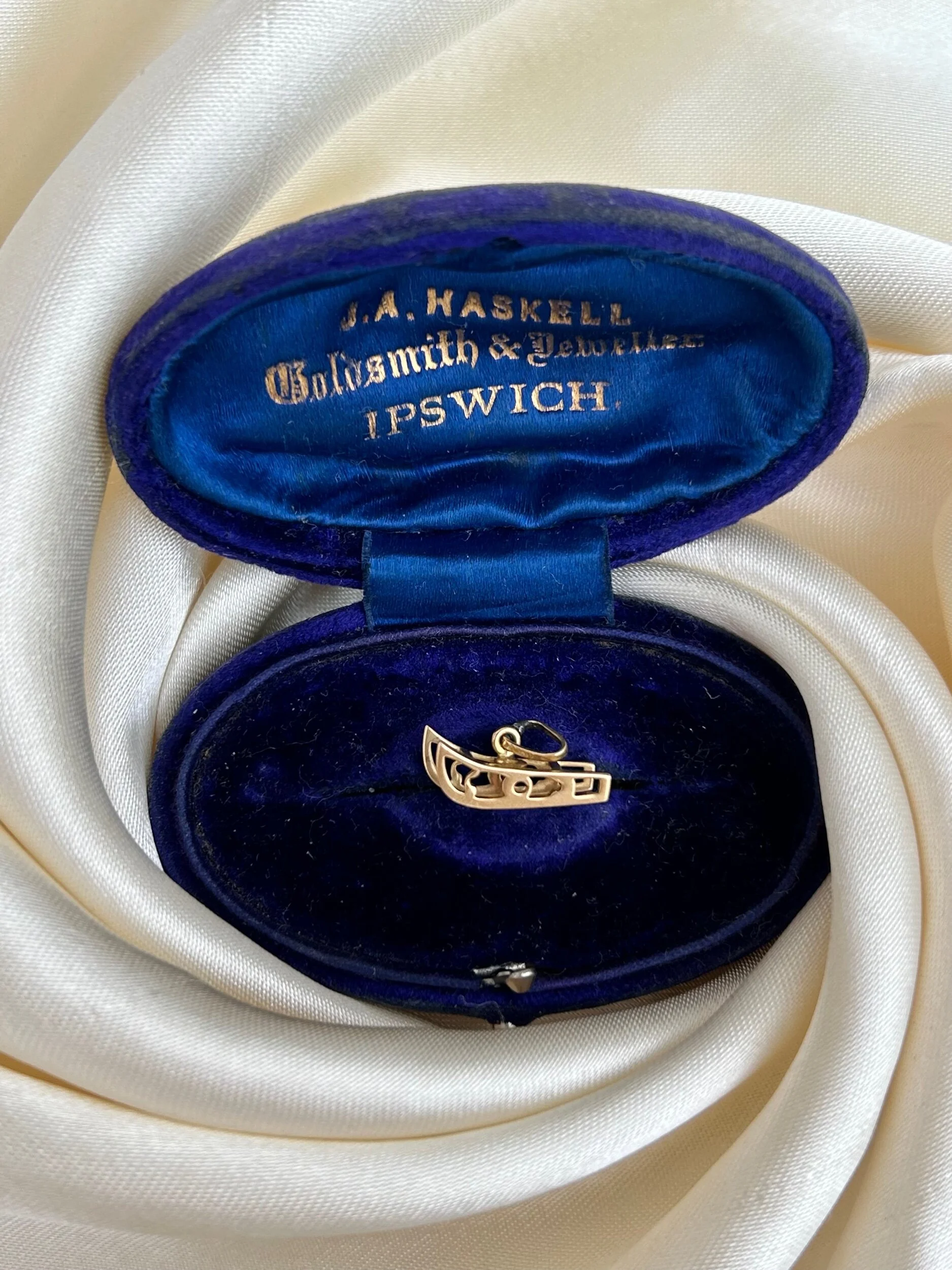 46F7AE74-8780-48E9-9F05-1ABB66AD3085