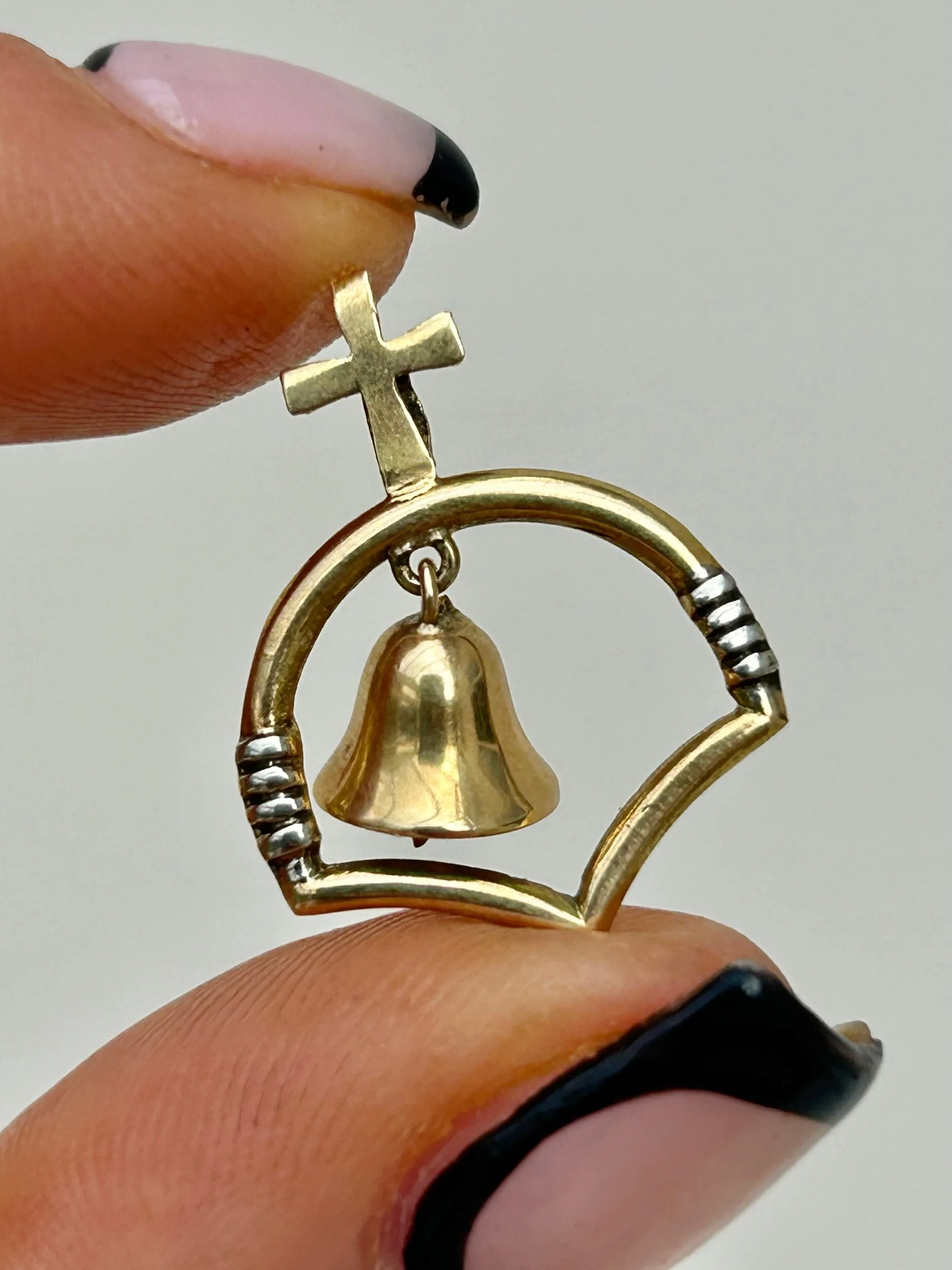 D21D3F48-5C4A-4962-AD3B-5338DDAFBEC1