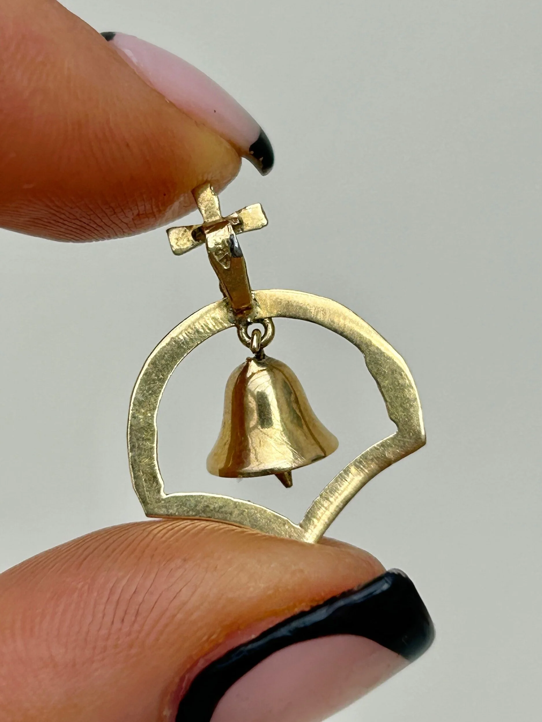 C4DA40D6-F622-4B31-80A3-06BE72232D79