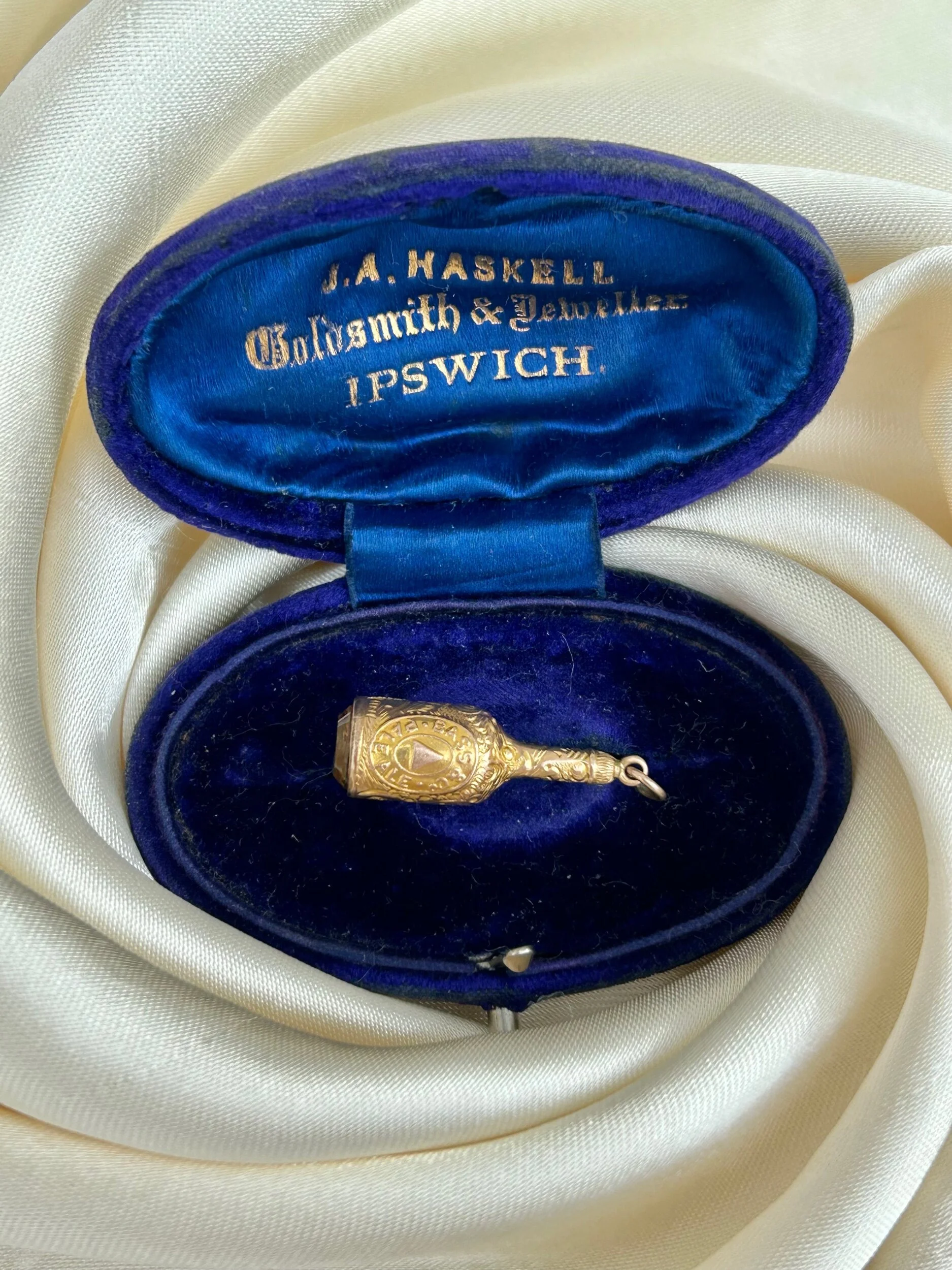 280E7B7B-7BC1-42E3-B89D-3D2E6C557D2C