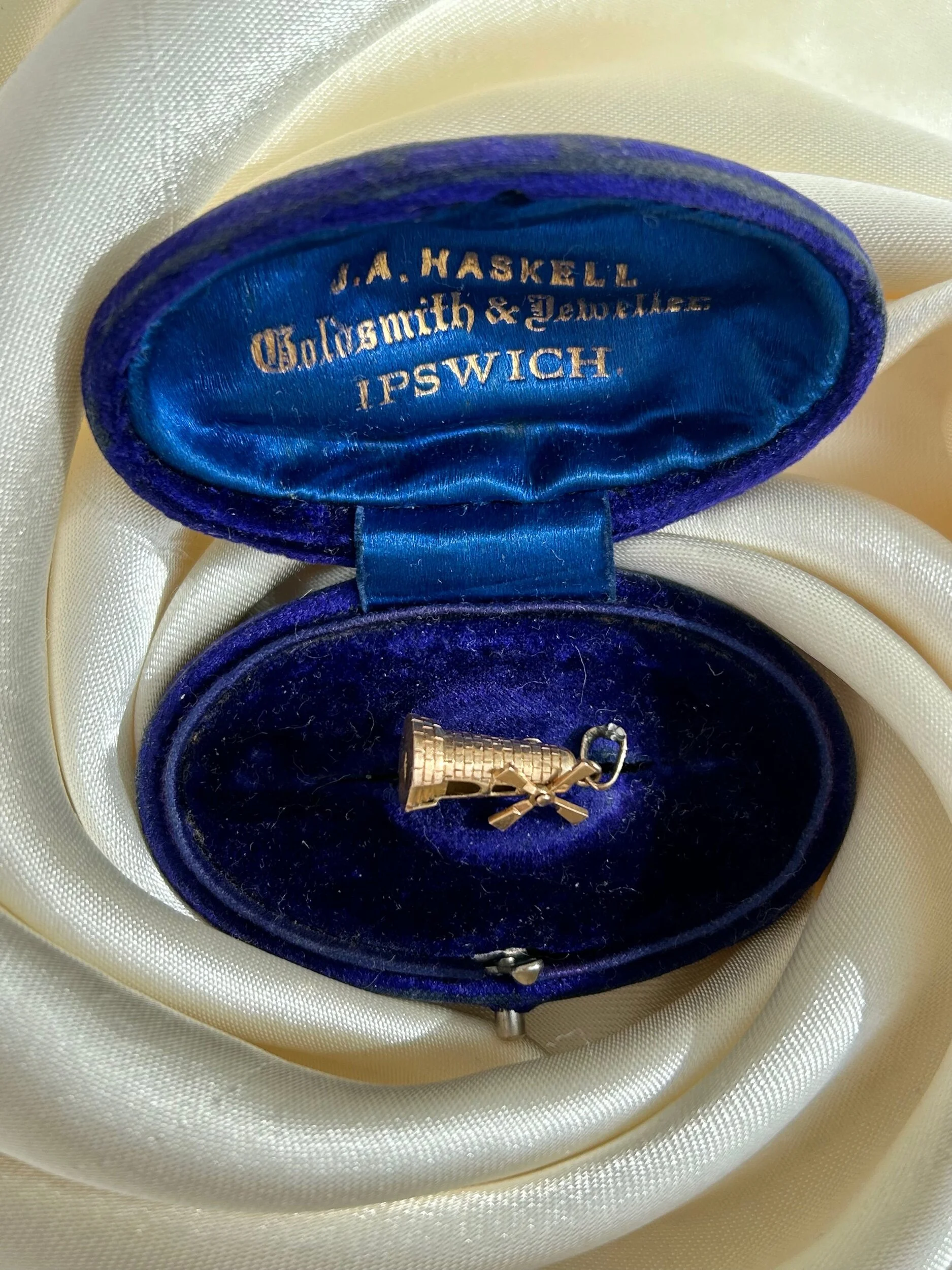 27DA1B03-51E2-4603-8026-723F85F88BB8