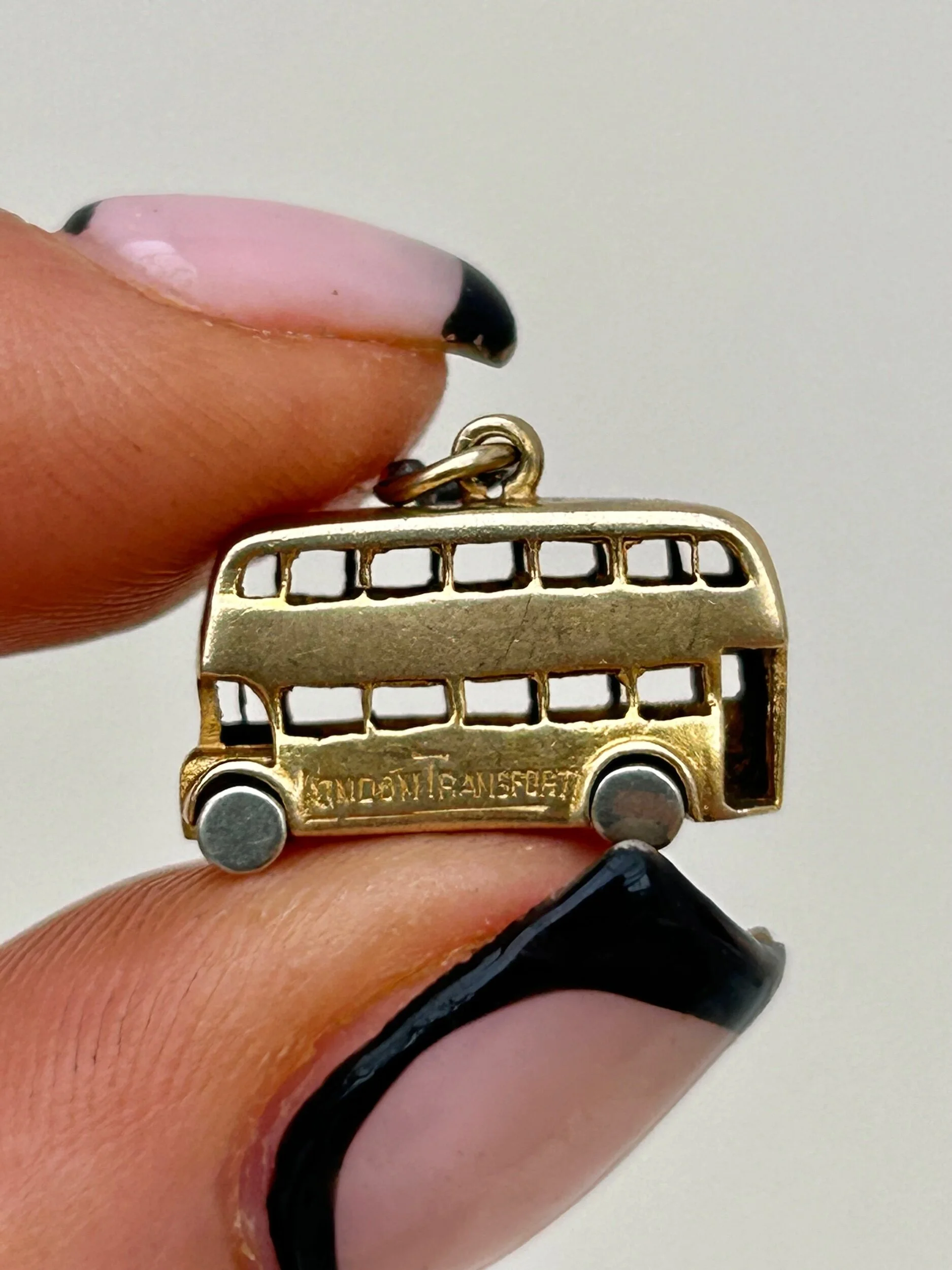 D99CBB15-FE9D-4D90-B304-59CA0889D43F