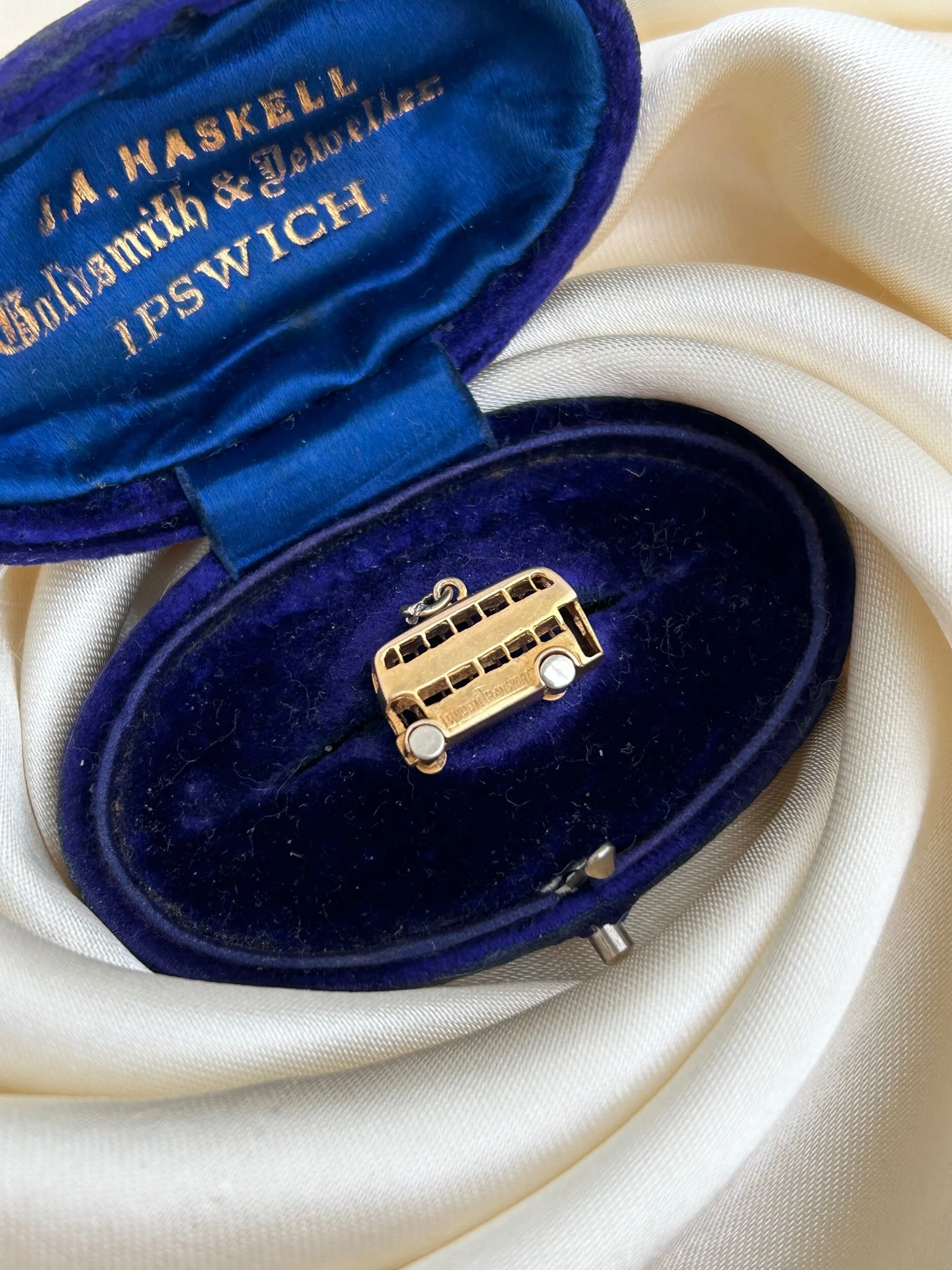 61C88E26-F596-41EF-9218-4ABFF56D32EC