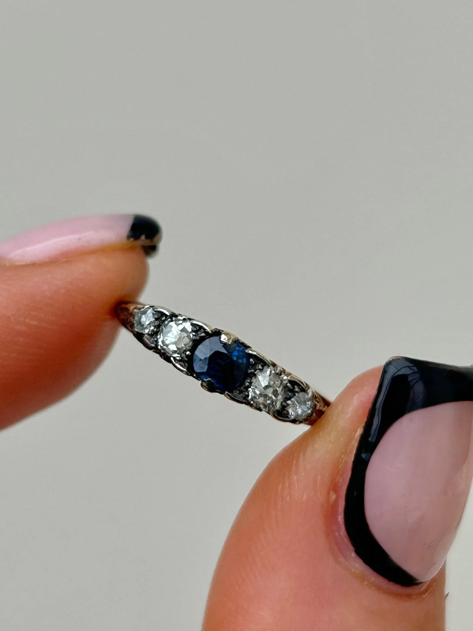 E204EAC4-C762-434E-84D4-4B985C7B73FE