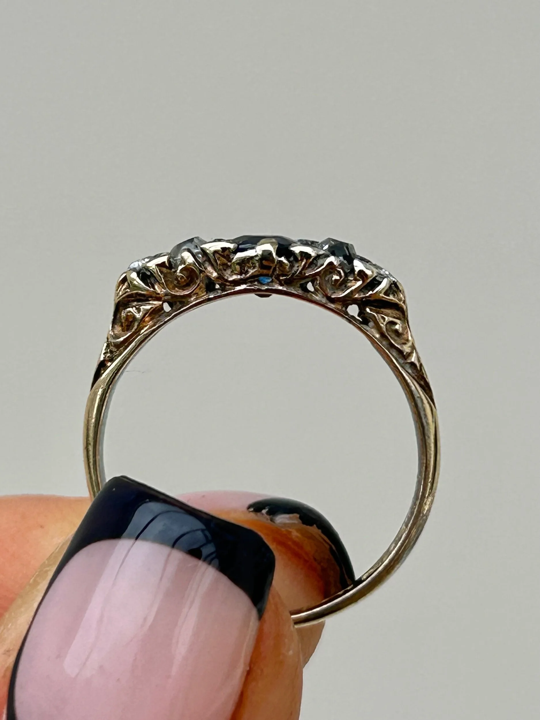 E2F39A48-421E-4636-8FF2-86F645B7281D