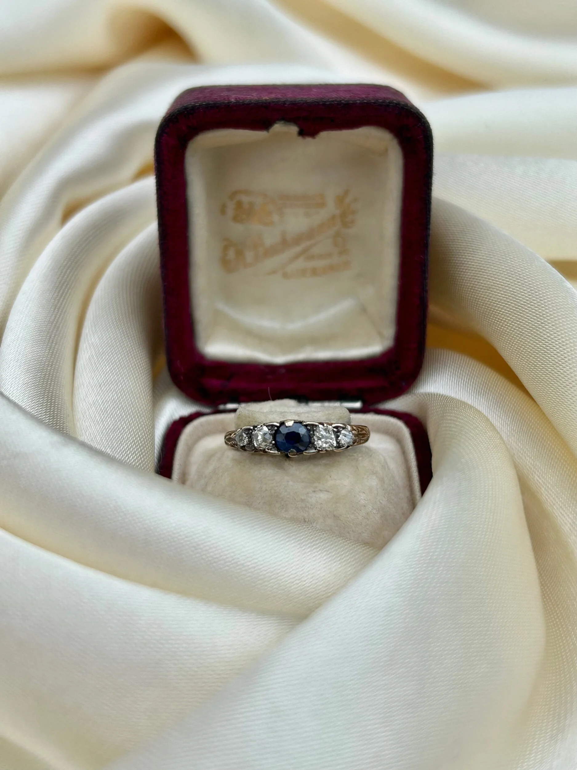 984E9BE3-4D47-4D8B-825A-477B4EF5EB90