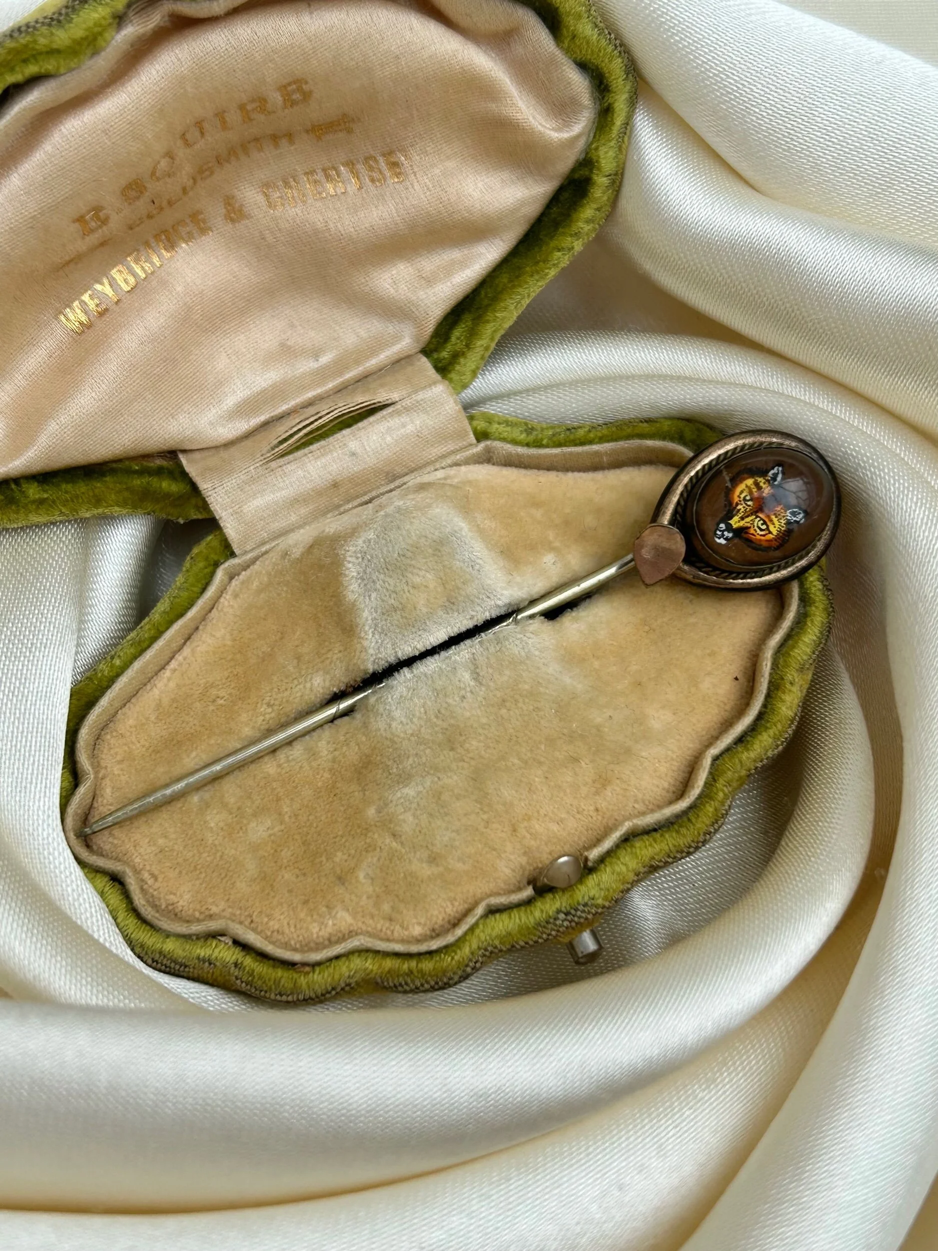 E28D434F-C10A-4A31-83B2-B786CE97A138