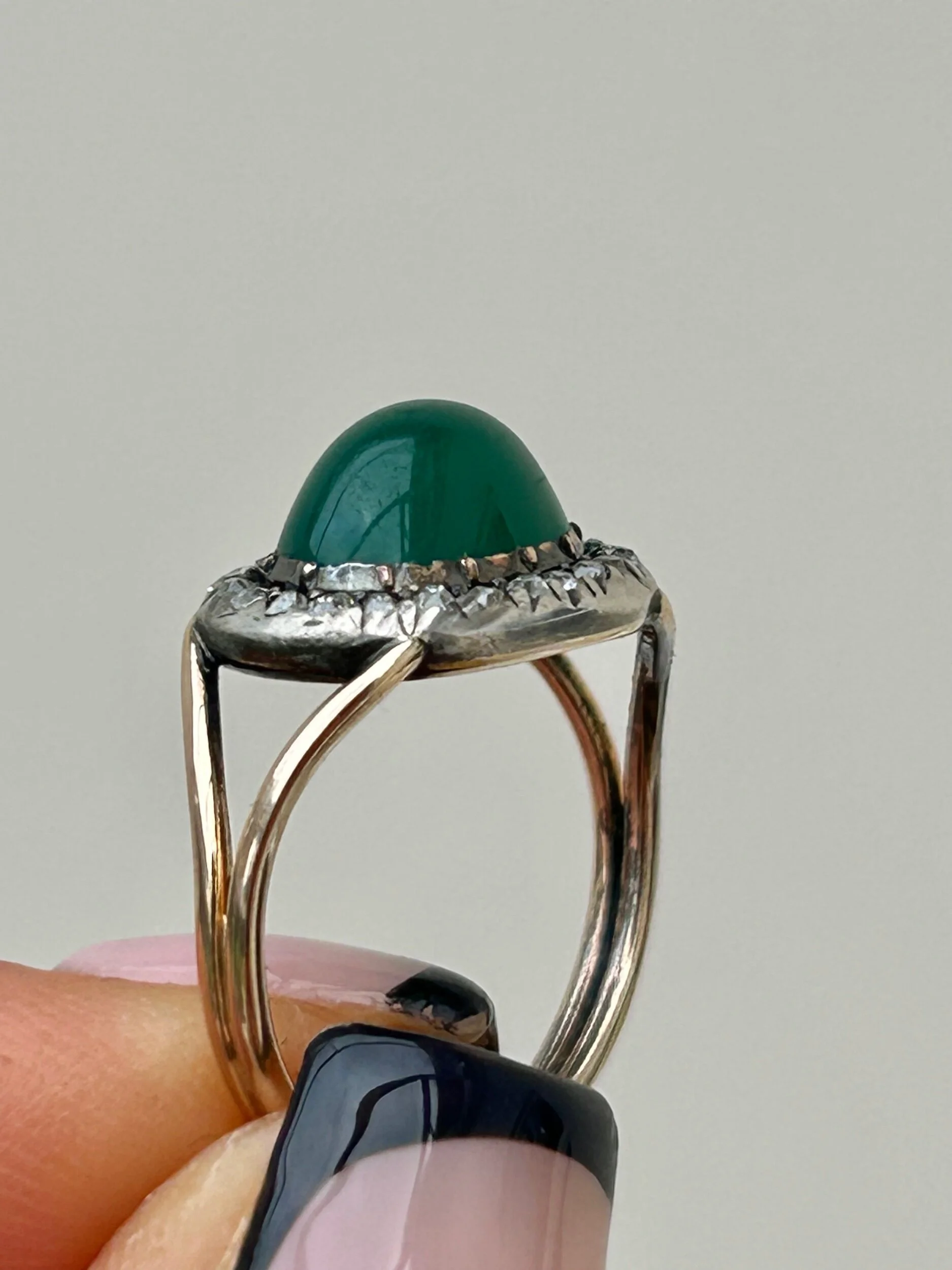 EAD05A30-80E9-45B1-B9C8-B4795F495235