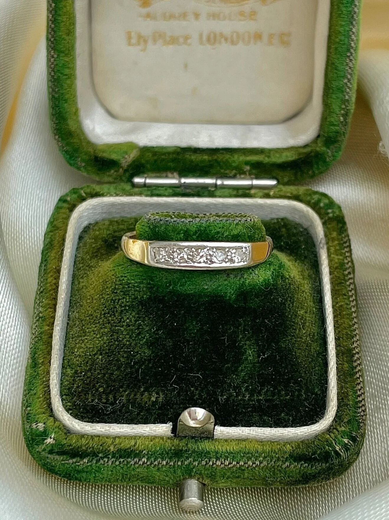 05B33822-0D9E-4335-81BF-D980C43EFE05