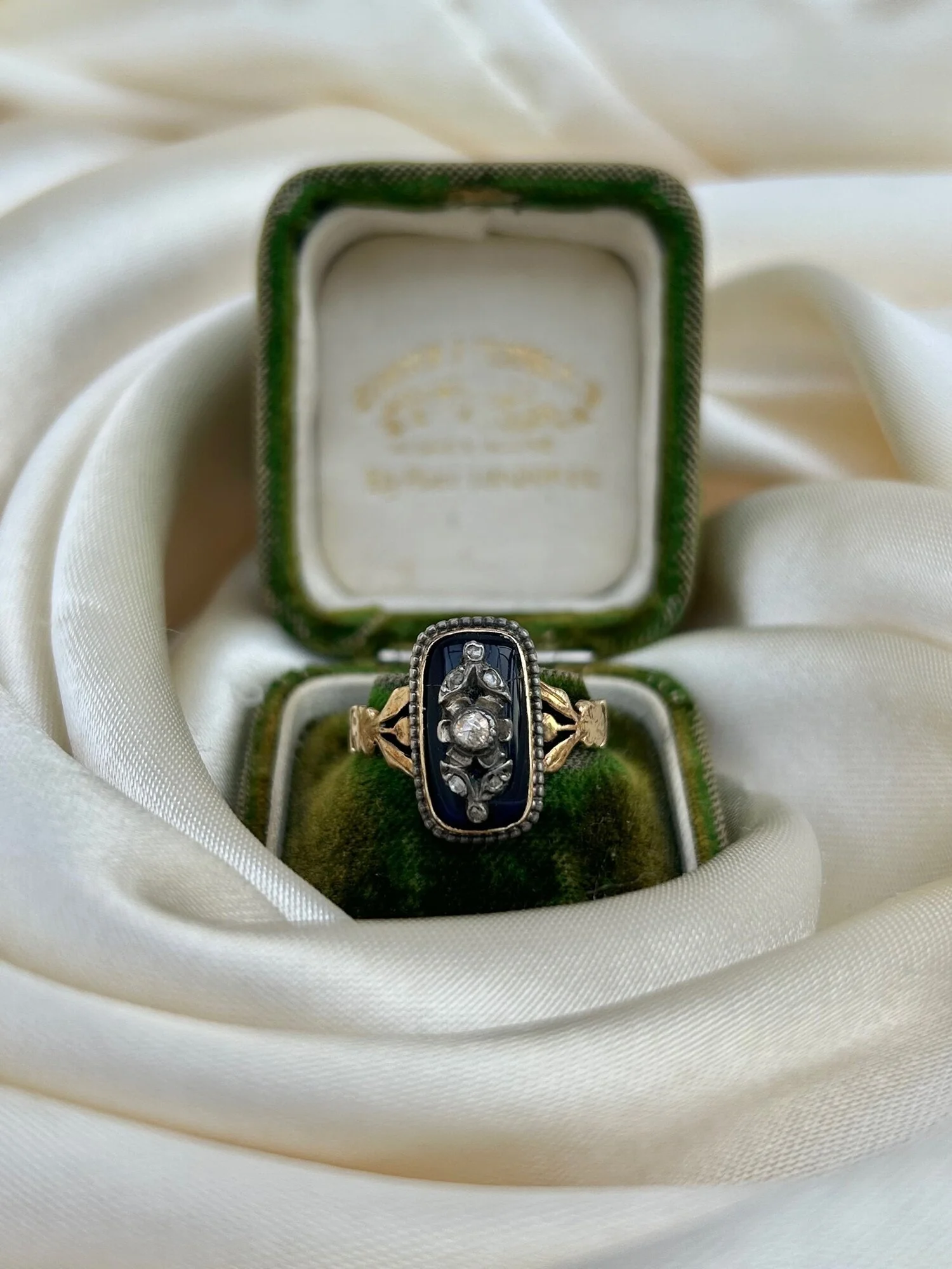 4DD25317-5A32-490E-844A-B082FE5DD0E7