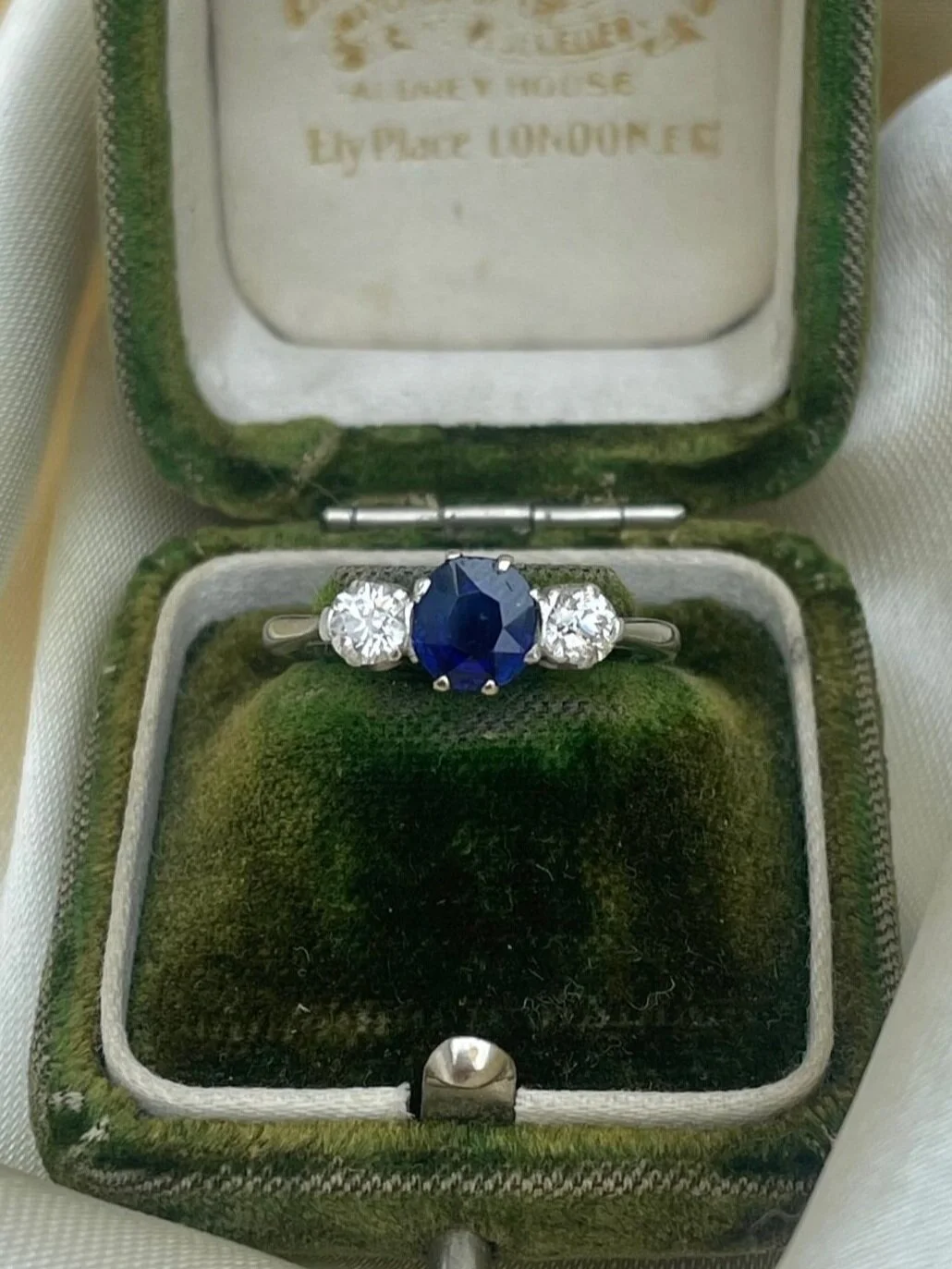 60EA1906-CF7B-4163-8C63-8BF18914F7A2