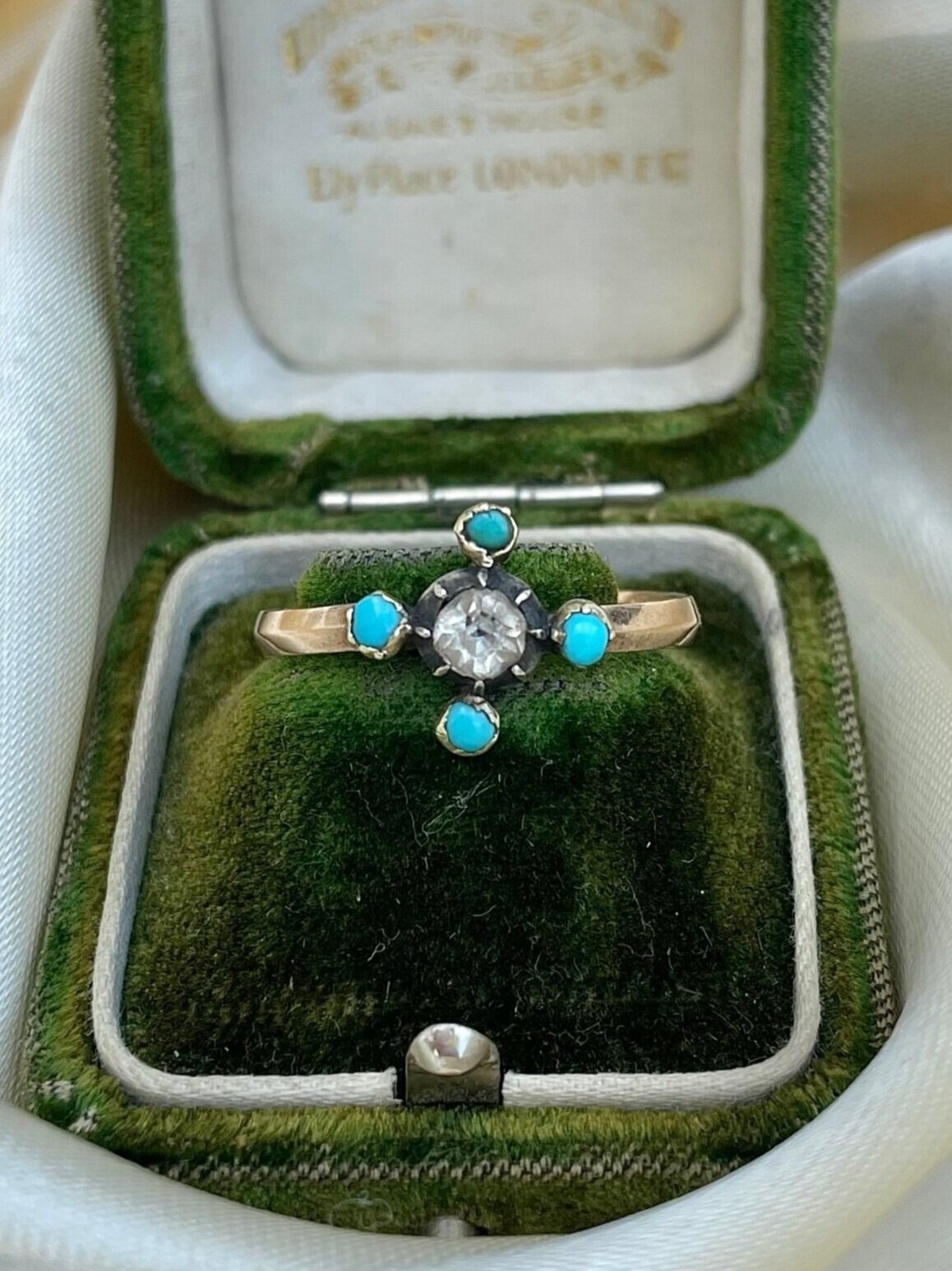 BCDD2883-A4F8-4C6F-BB4A-87882F5919DE