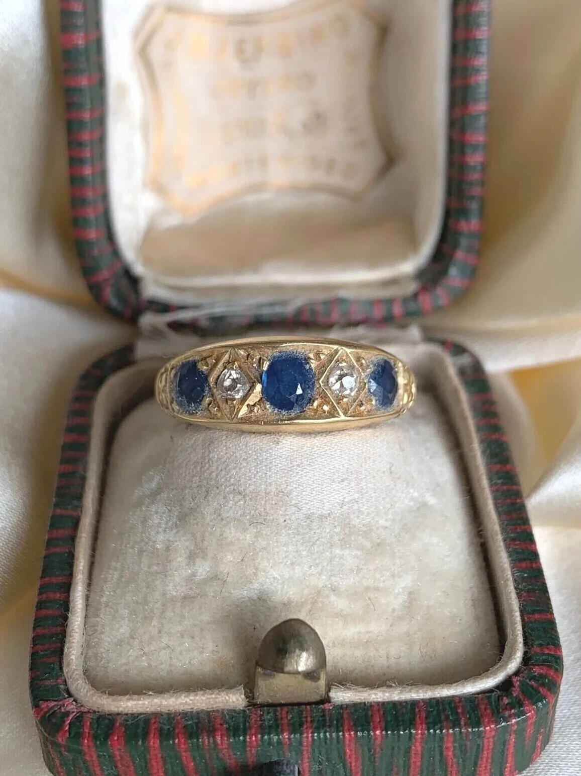 63E513CD-C7EB-4CCD-A6D8-6CF7E46AF60B