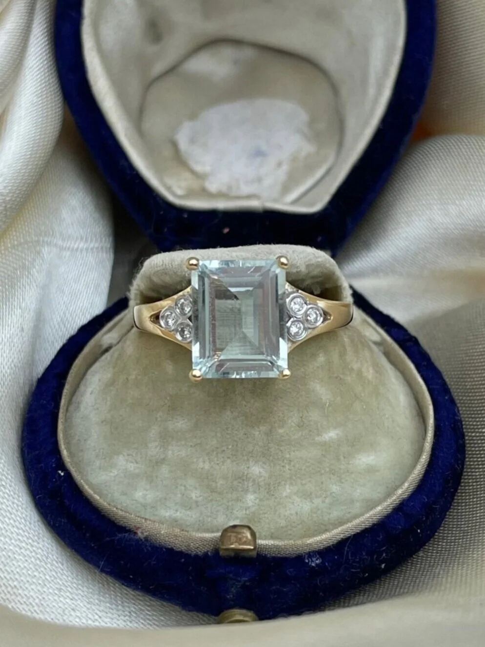 AB85C22C-893F-474E-8E06-6D801662EB27