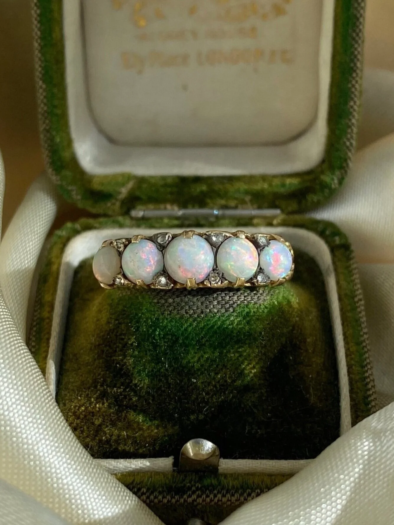 B65FA567-51B9-46FF-92FD-A7933C7B7EB8