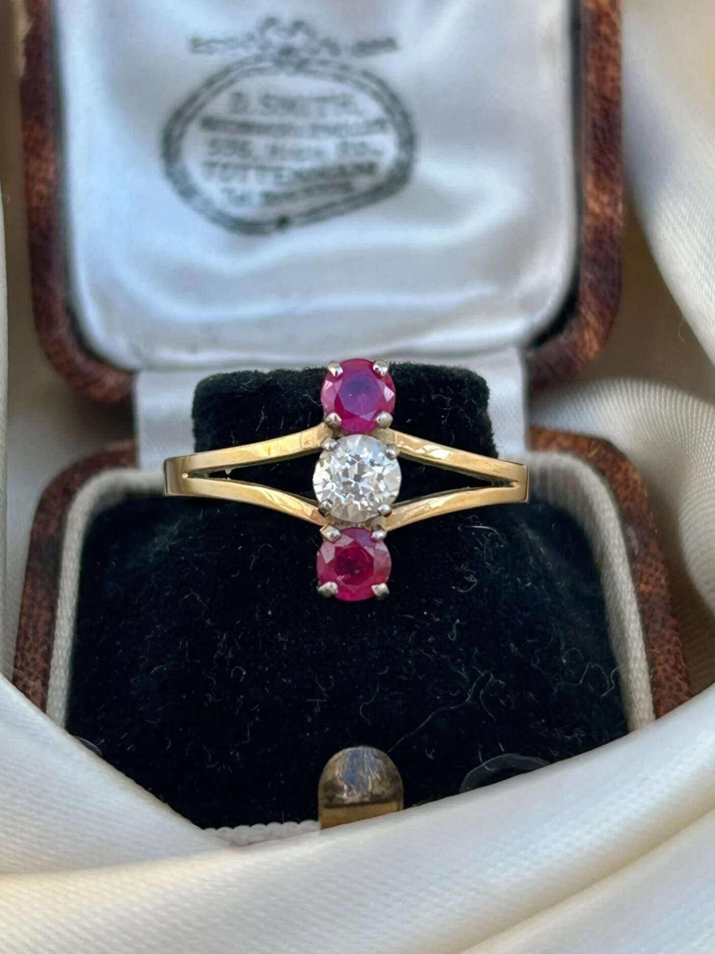 DFEE81C3-04EE-4EE0-A8FB-6219023351A5