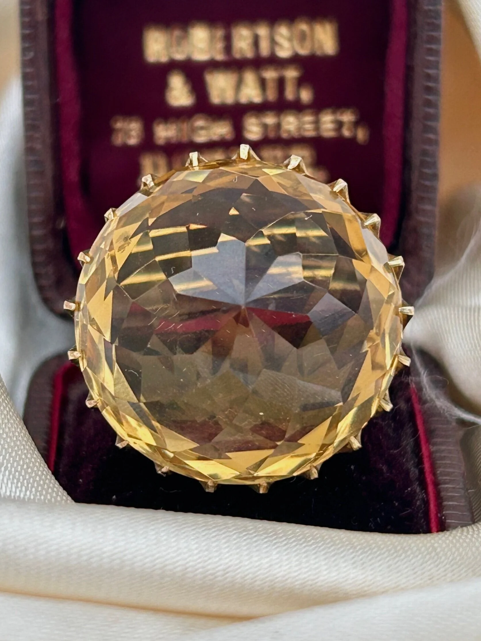 1519EF2F-8363-4C5B-8051-AADB5163A7B9