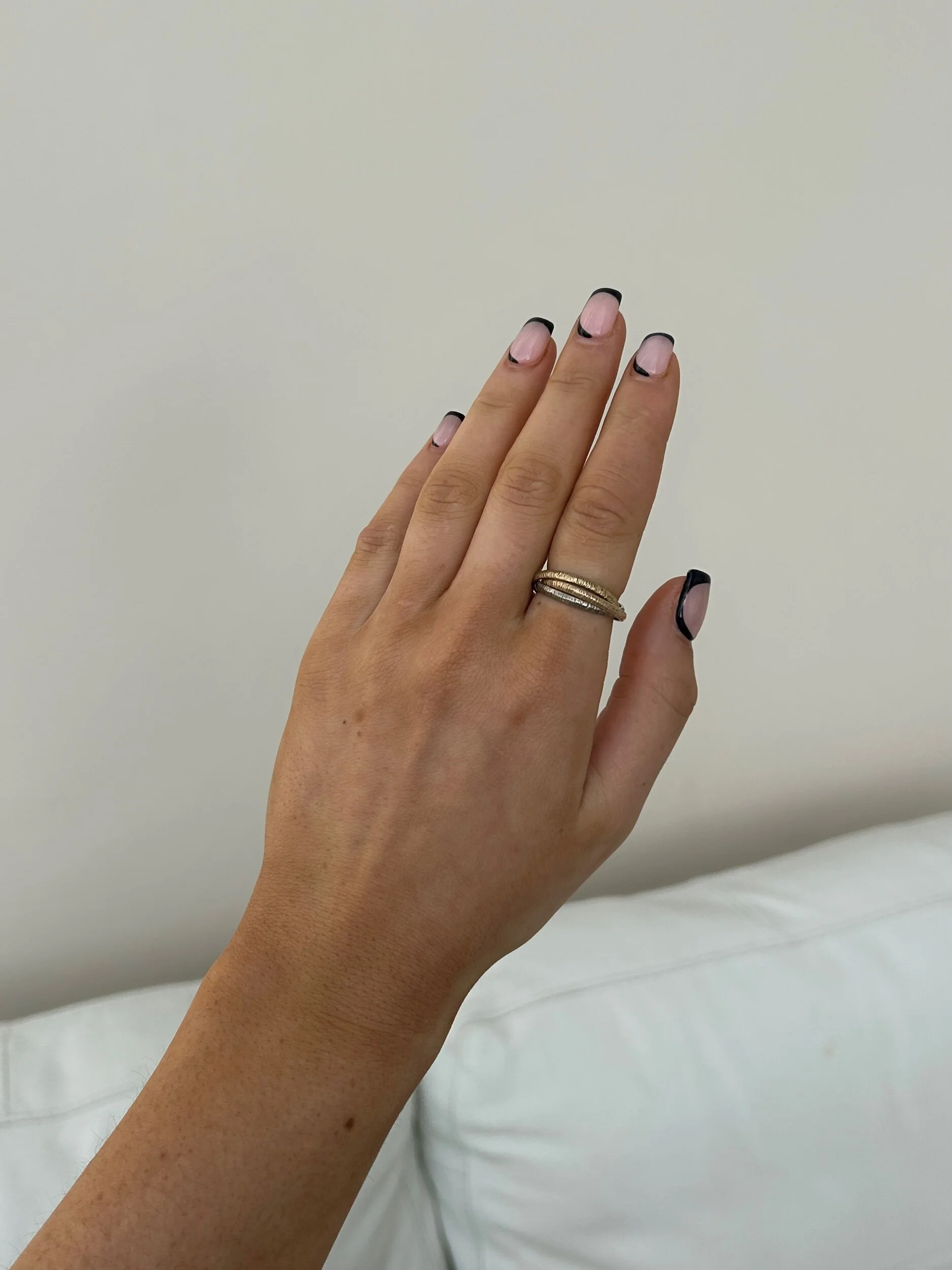 1EF8127F-A5C7-440A-A609-4C944A544029