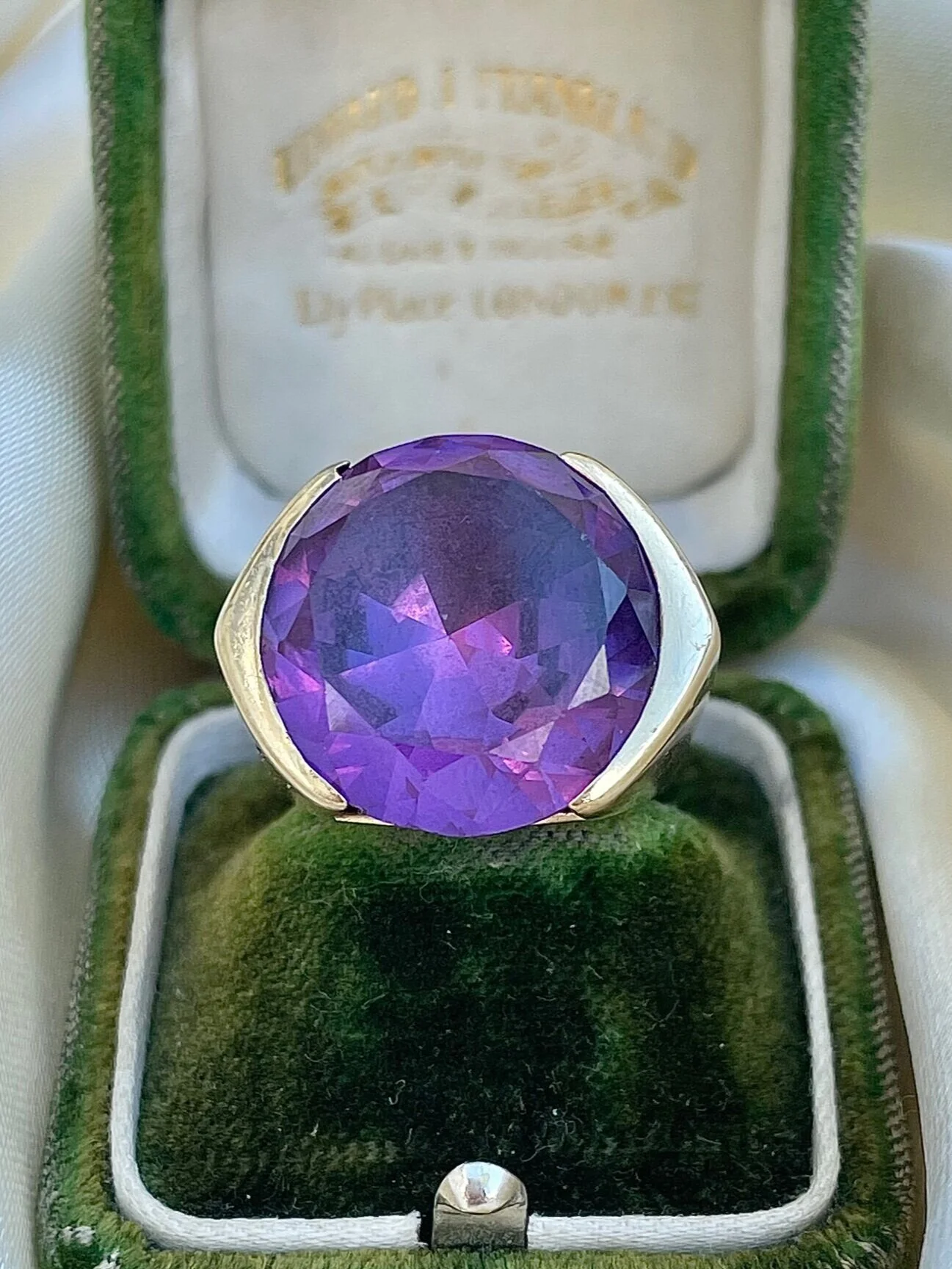 BAF421FE-682A-443D-8DF6-7F801C0CD0FD