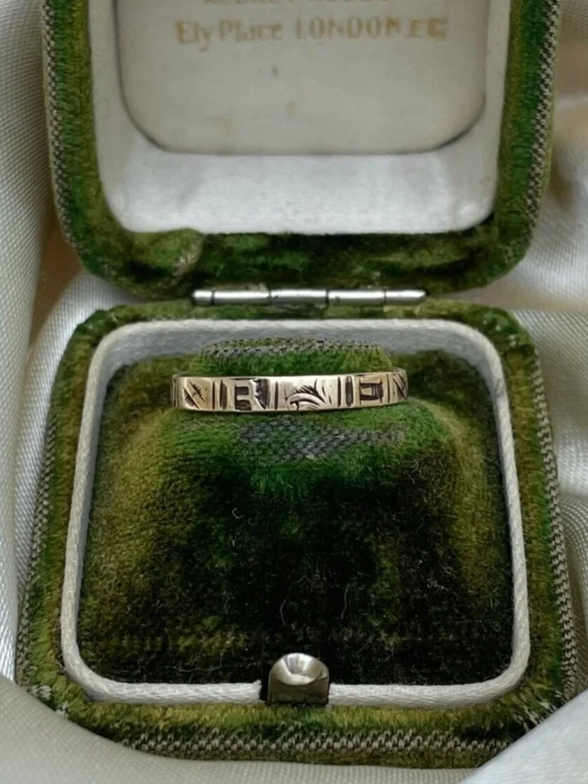 5E2E4678-1705-4413-B54D-072A361C74B3